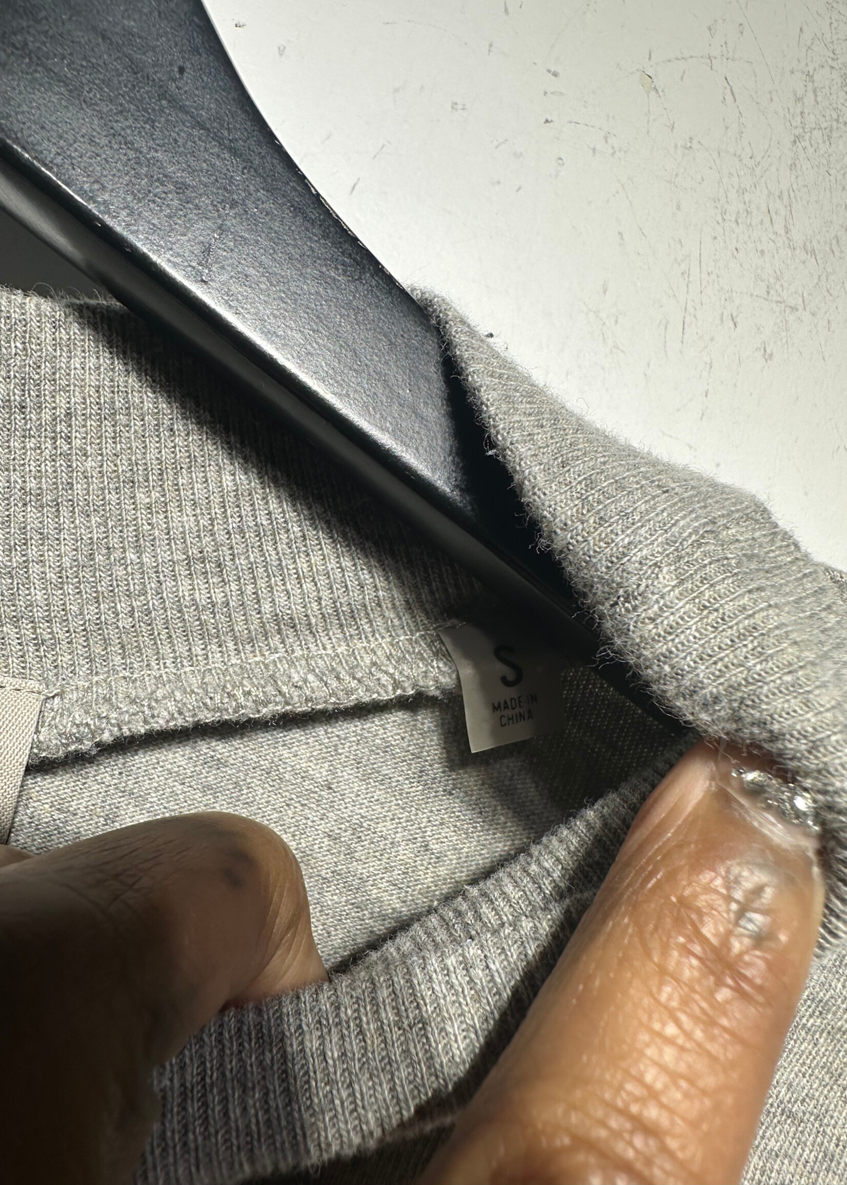 Essentials Grey Felt Logo L/S S