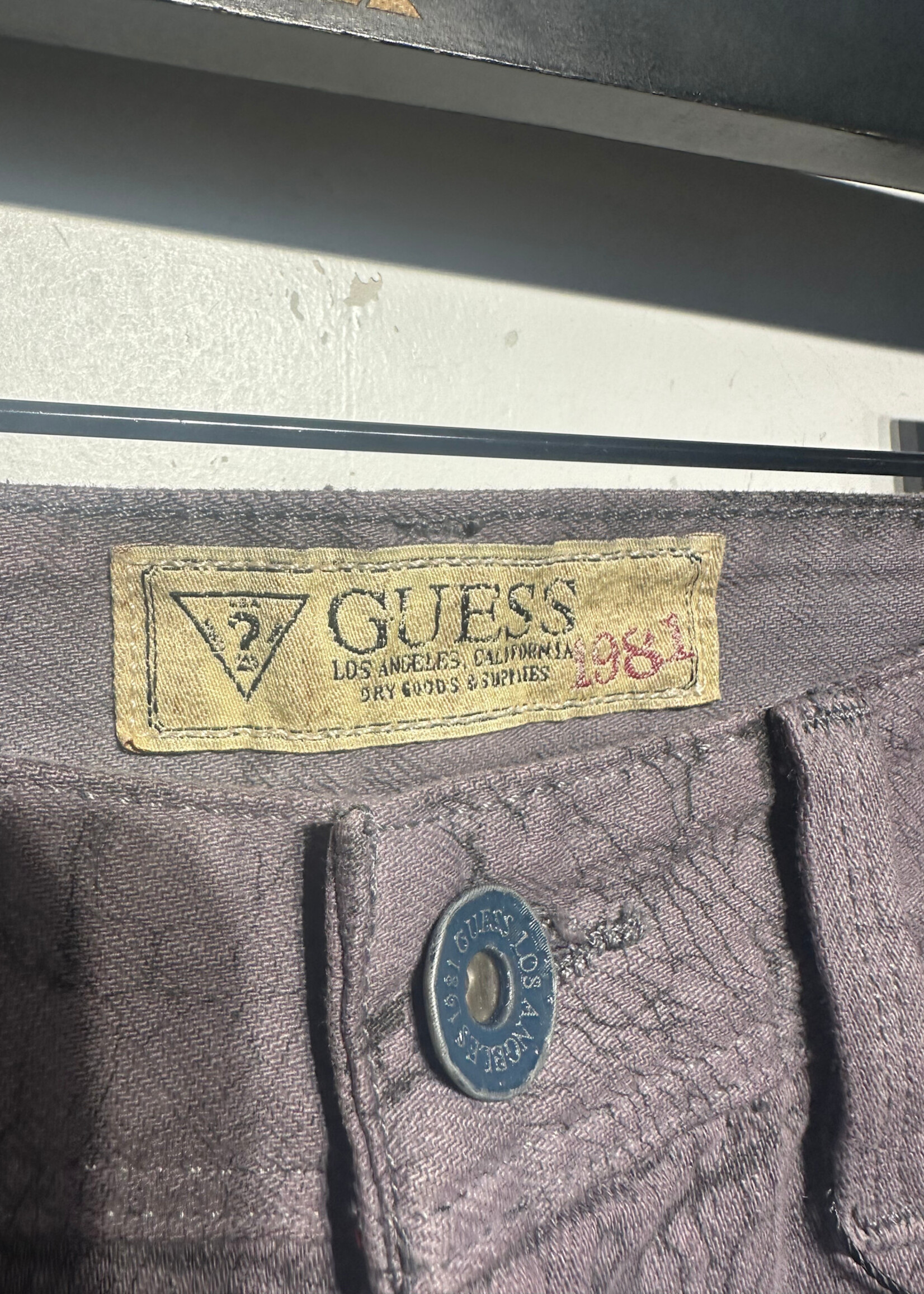 NWT Guess Y2K Cracked Purple Slim Straight Jeans Masc 32