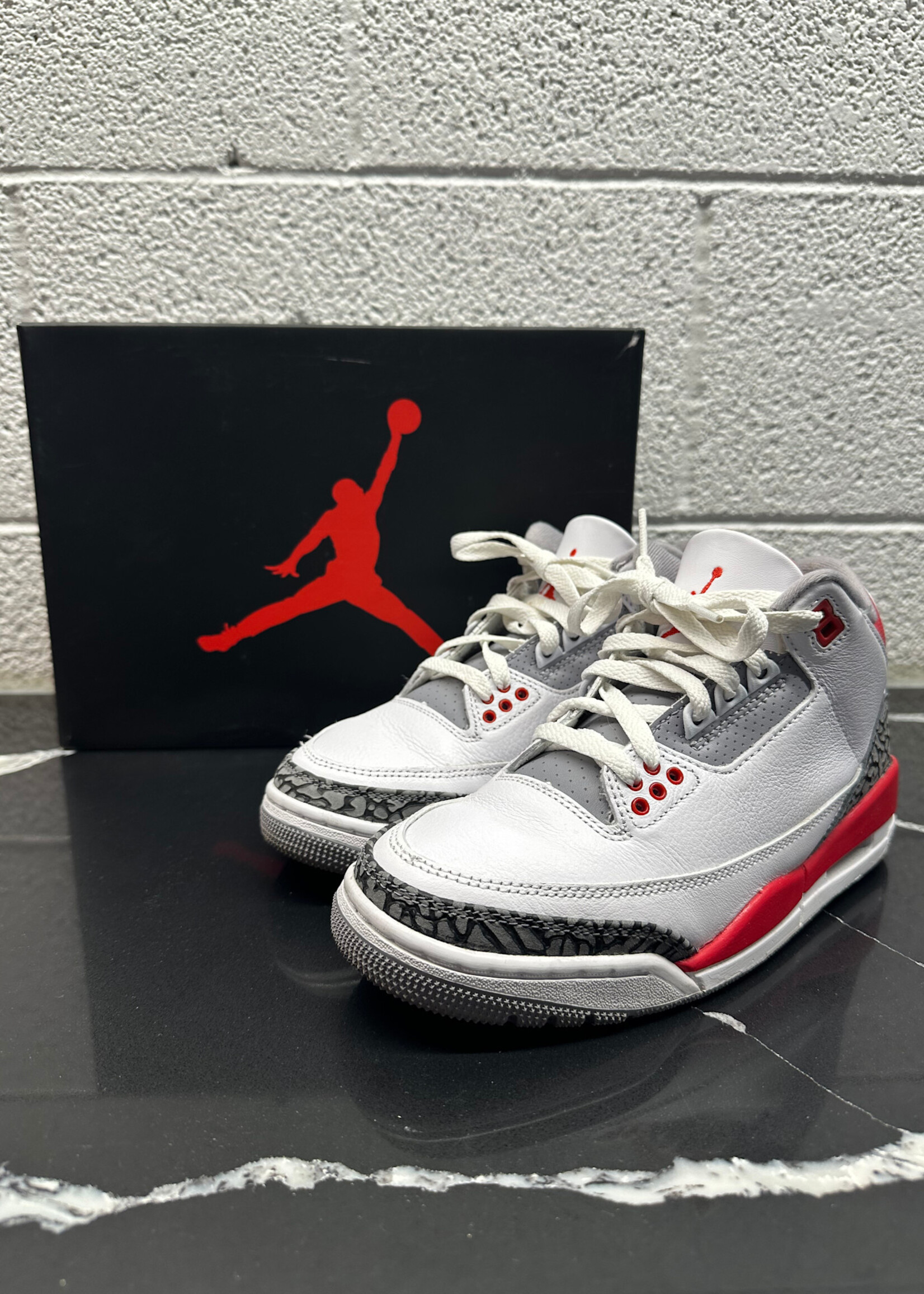 Jordan 3 Fire Red Fem 6