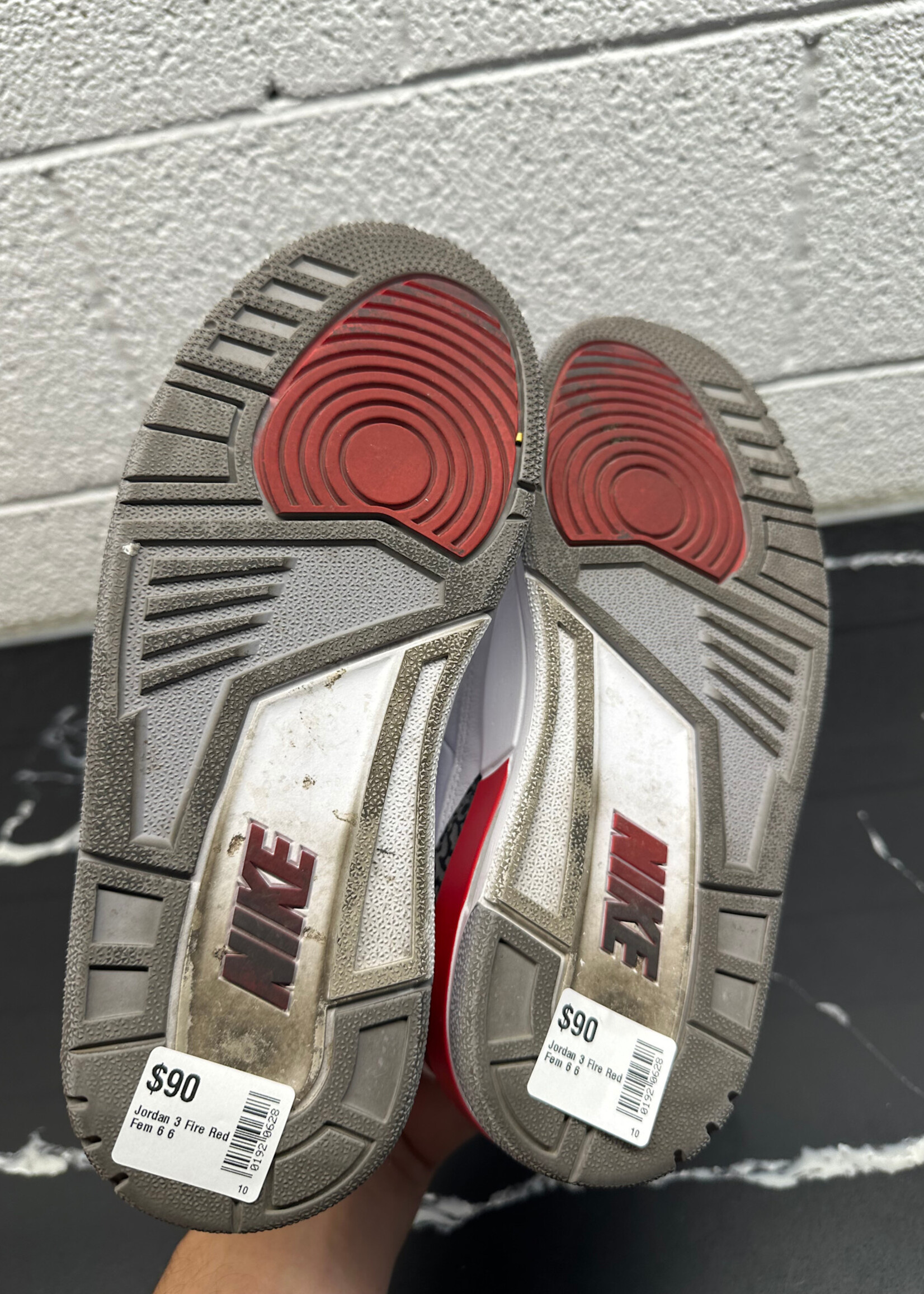 Jordan 3 Fire Red Fem 6