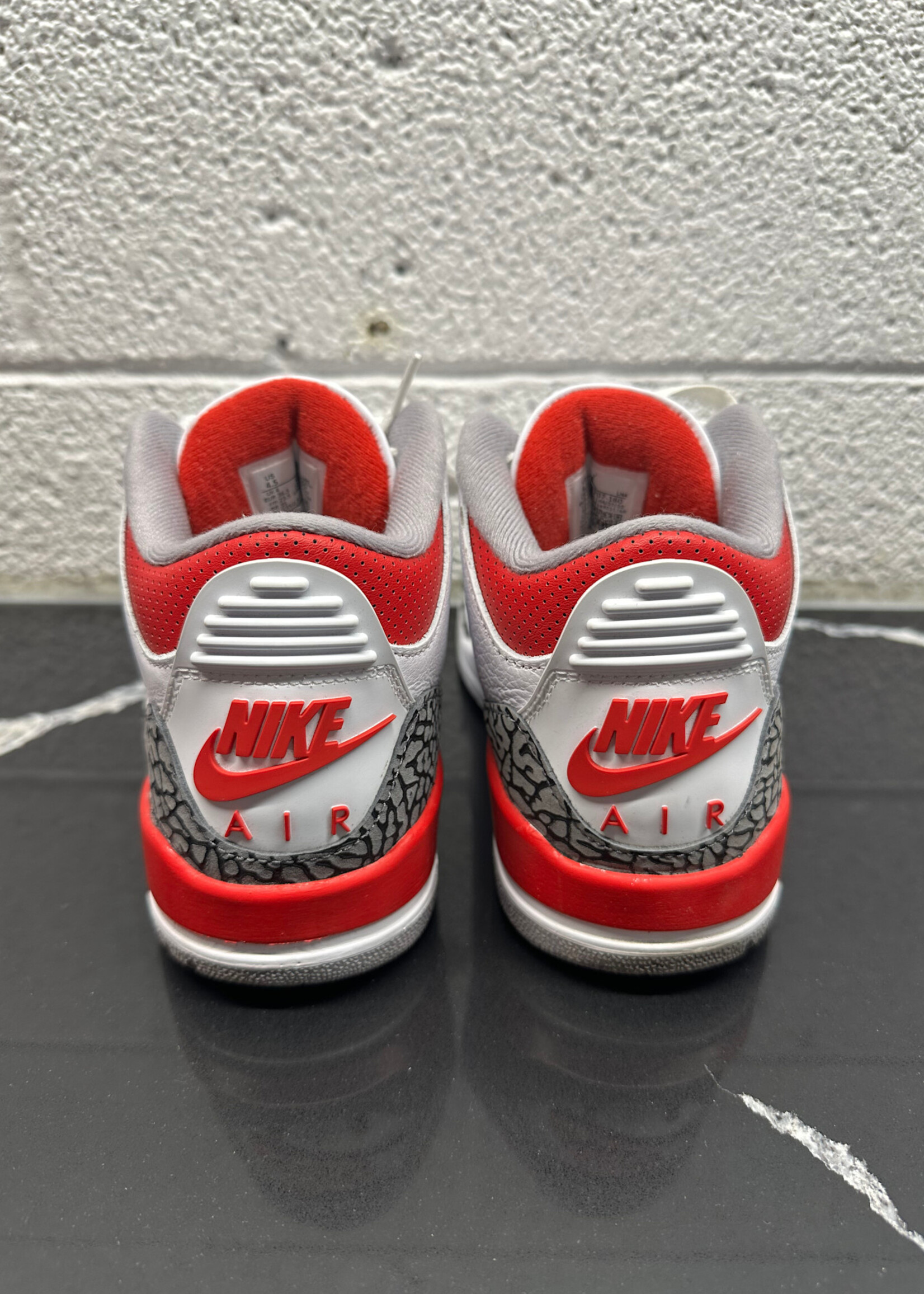 Jordan 3 Fire Red Fem 6