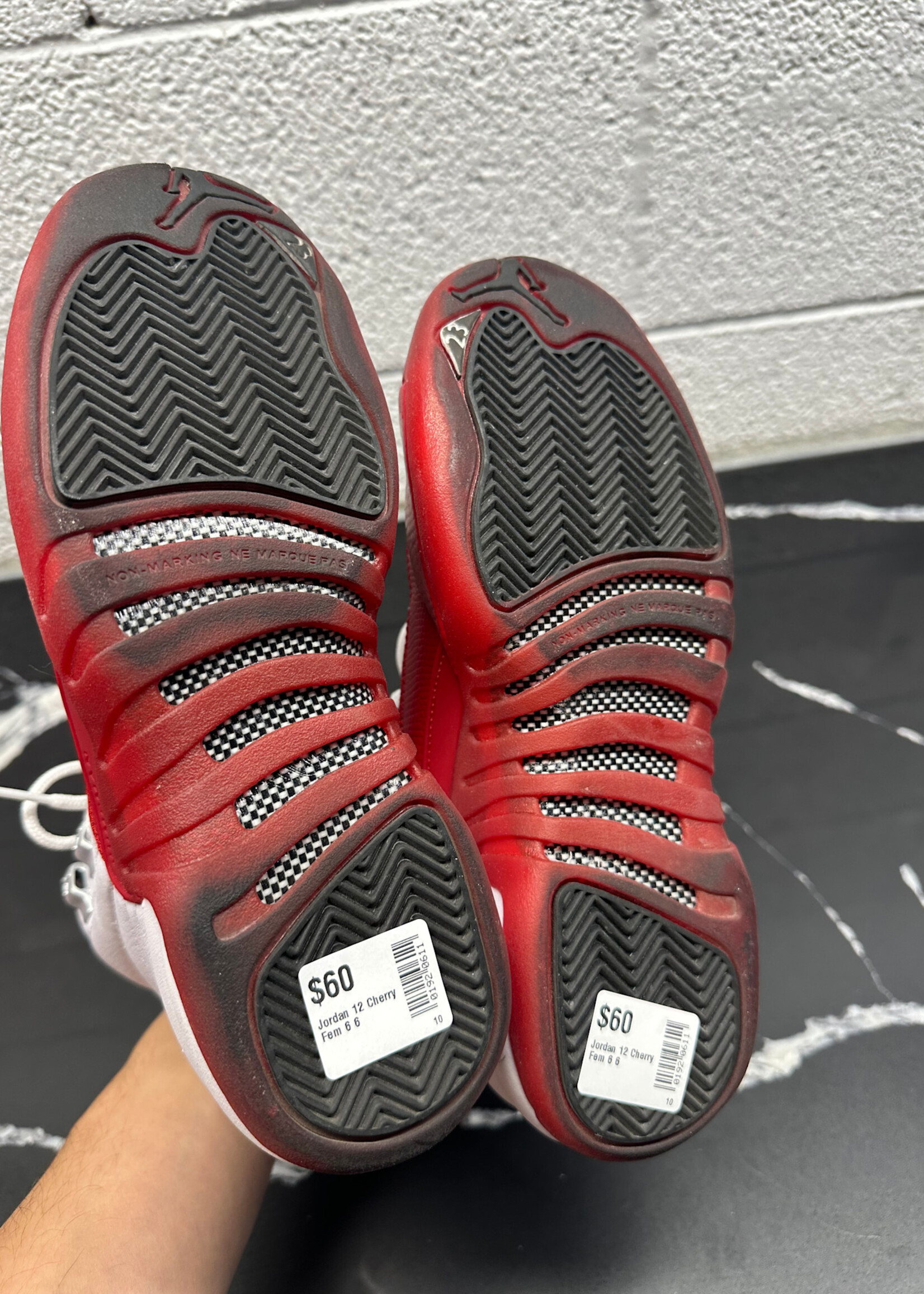 Jordan 12 Cherry Fem 6