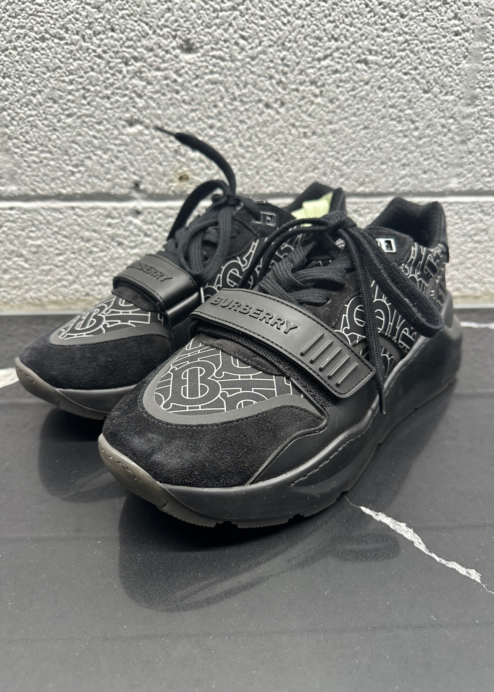 Burberry Ramsey Monogram Sneaker Masc 9