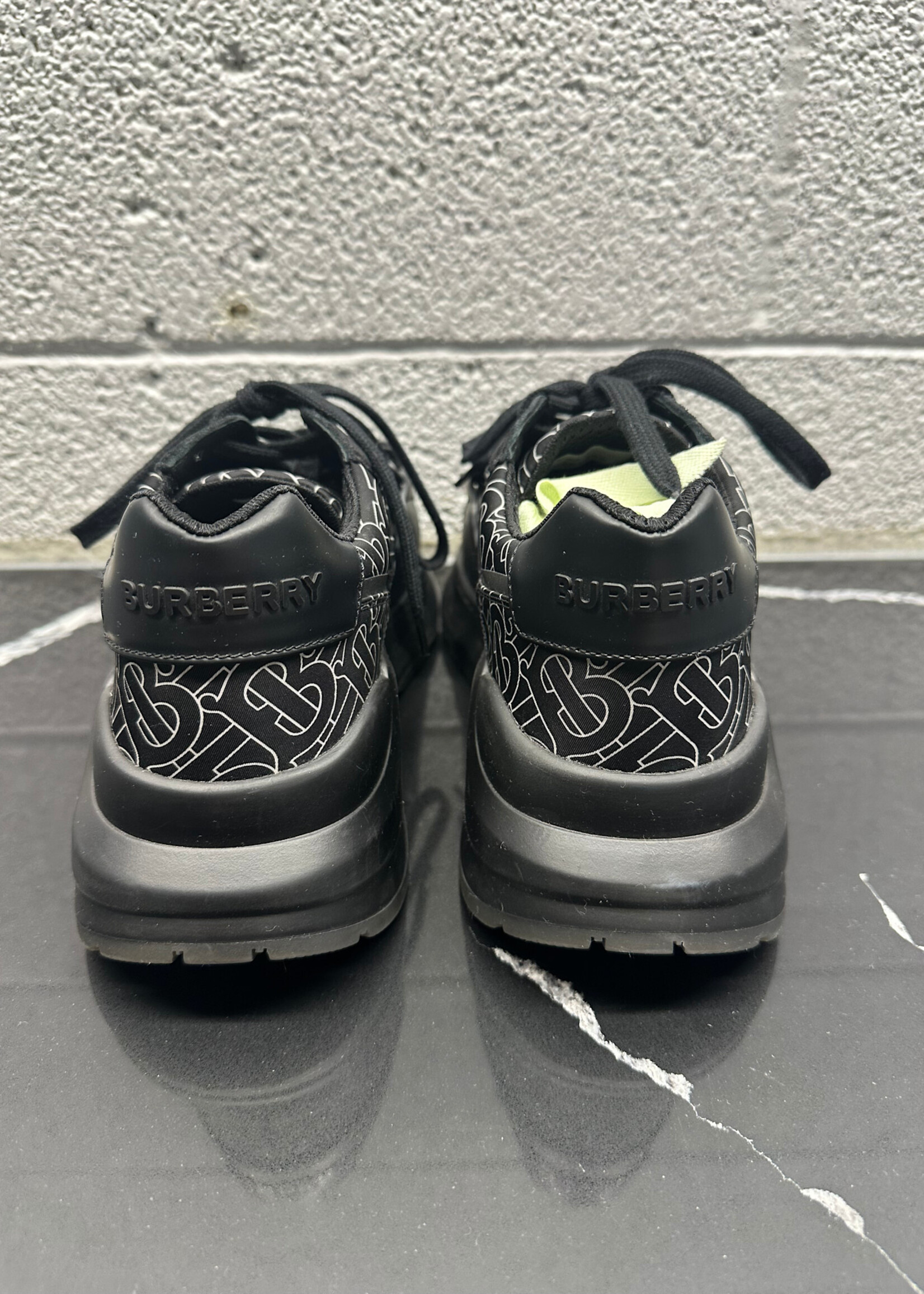 Burberry Ramsey Monogram Sneaker Masc 9