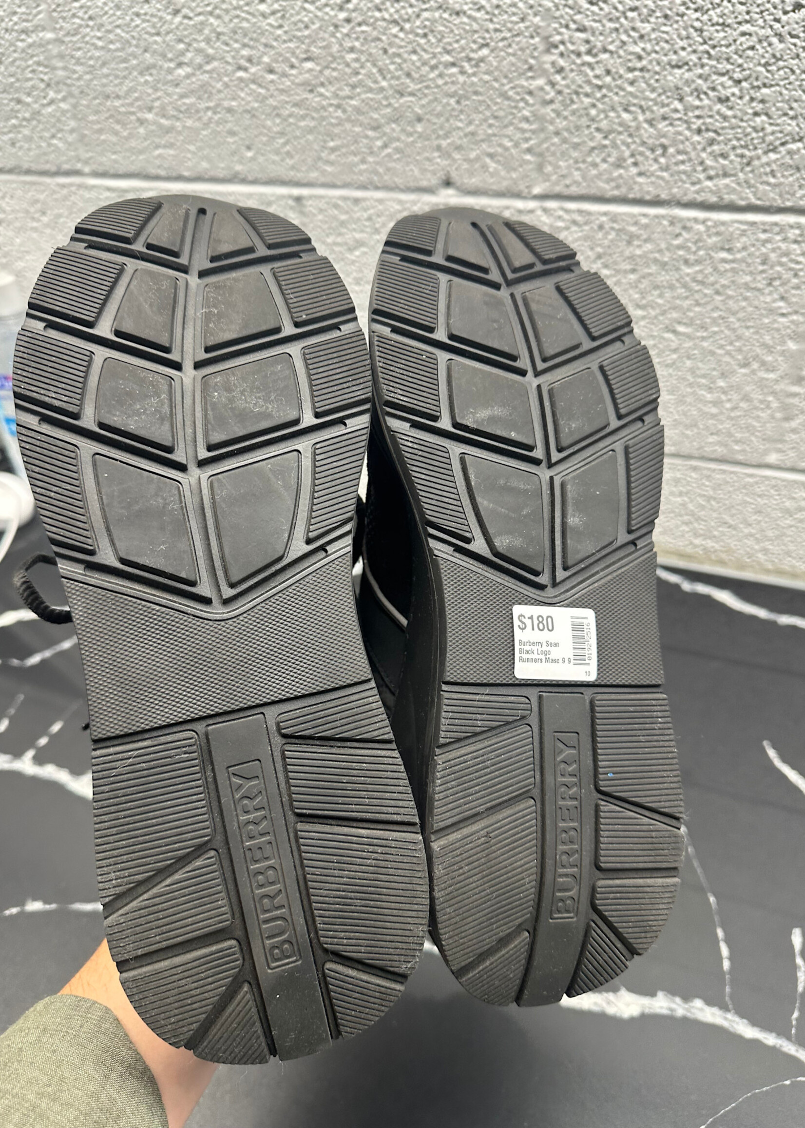 Burberry Sean Black Logo Runners Masc 9