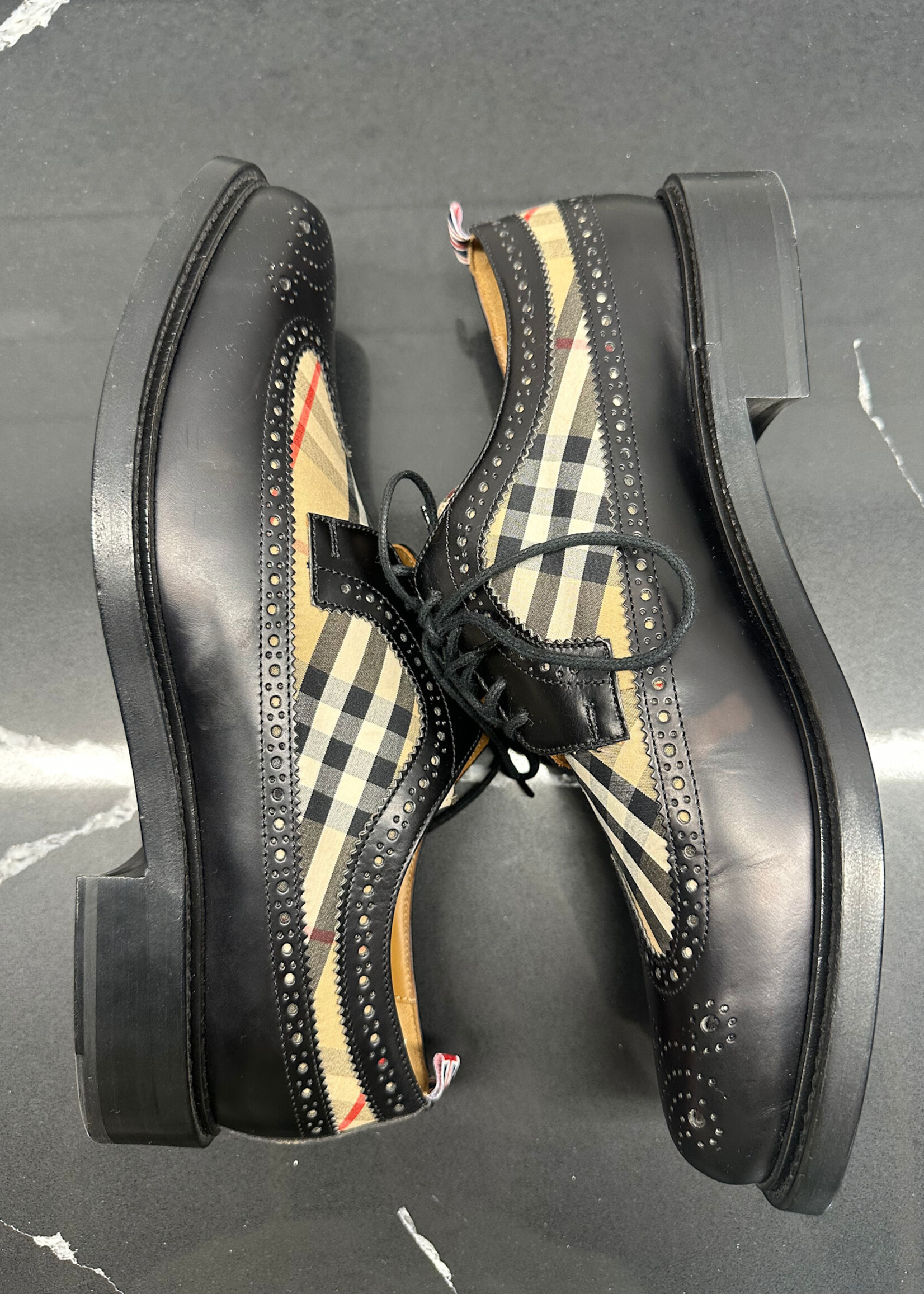 Burberry Black Novacheck Wingtip Derby Masc 9
