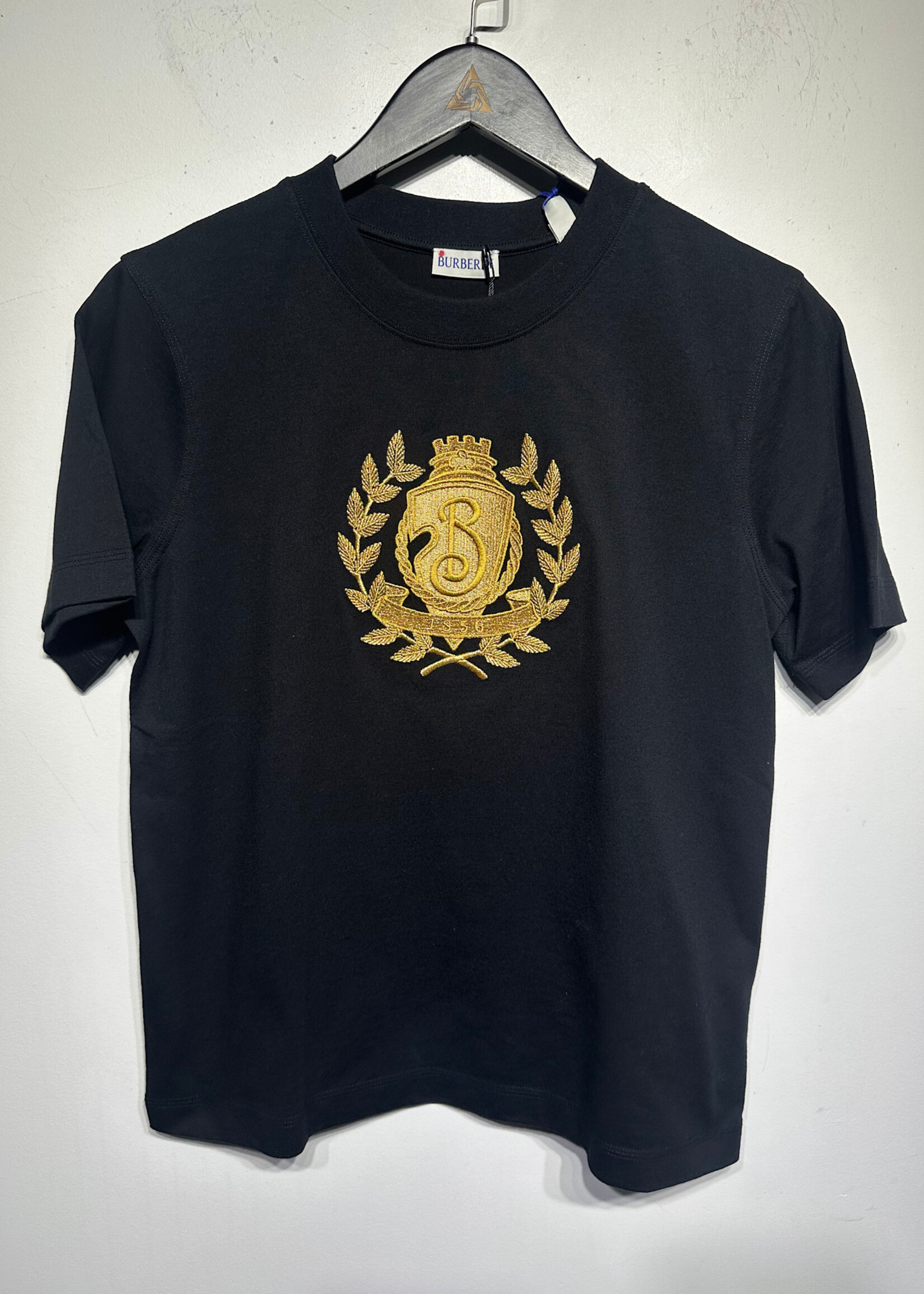NWT Burberry Gold Crest Embroidered Tee M