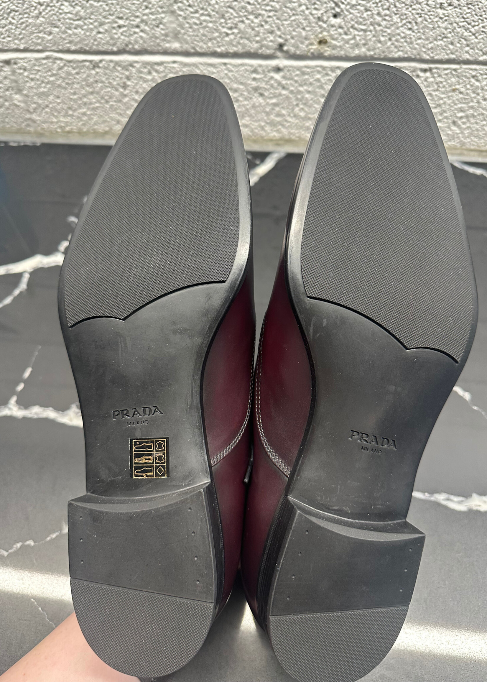 Prada Cordovan Lace Up Dress Shoe Fits 10