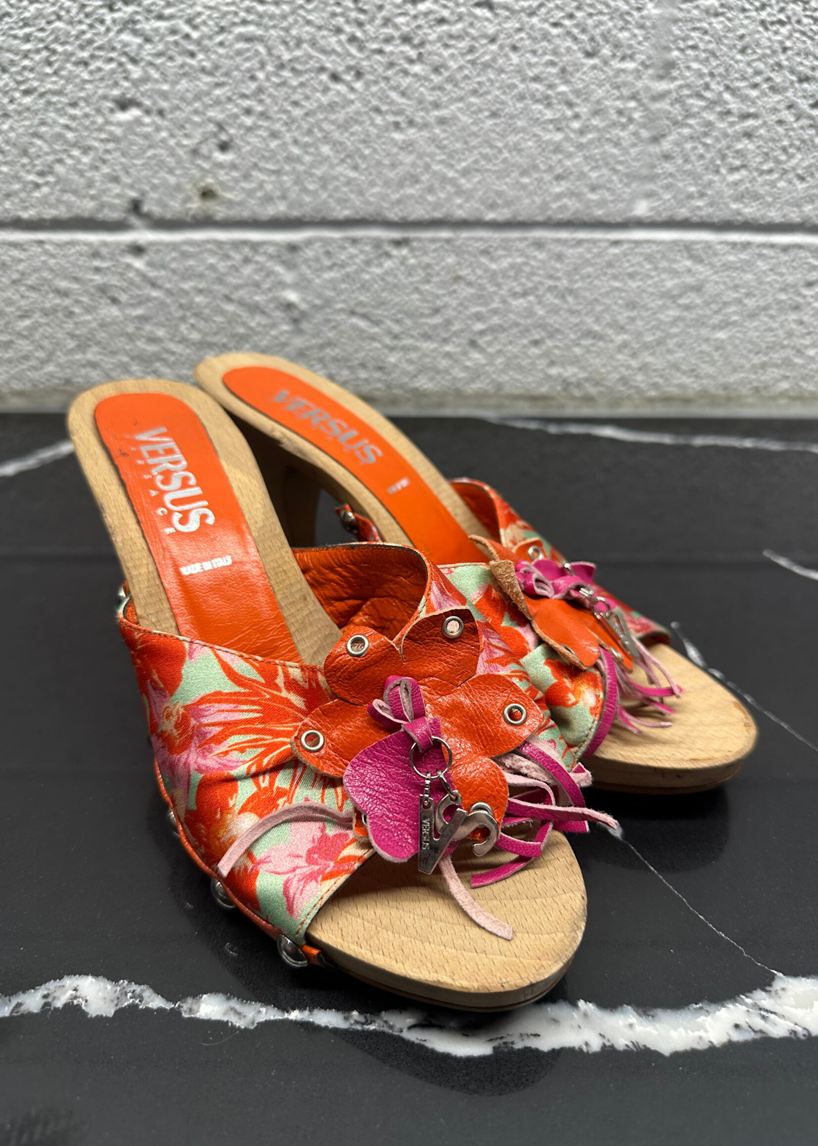Versace Versus Vintage Floral Heel 7 As Is