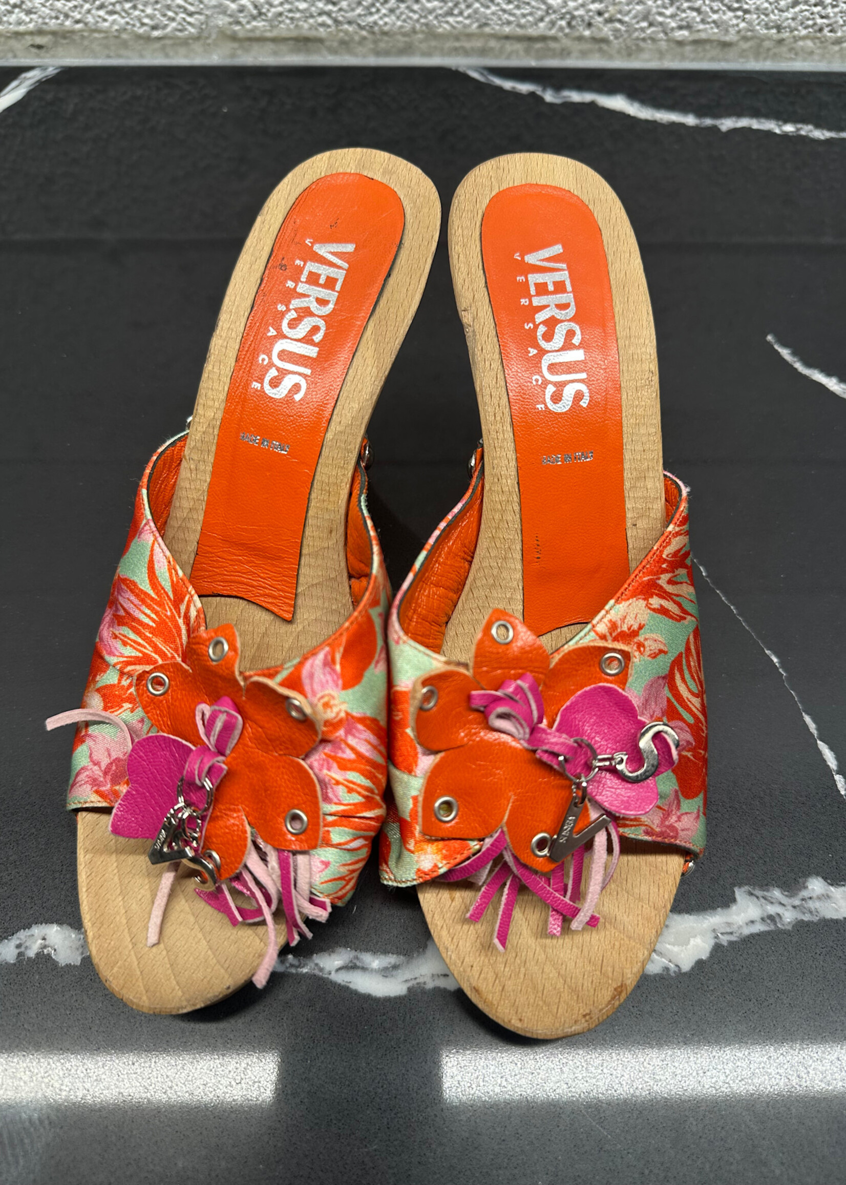 Versace Versus Vintage Floral Heel 7 As Is