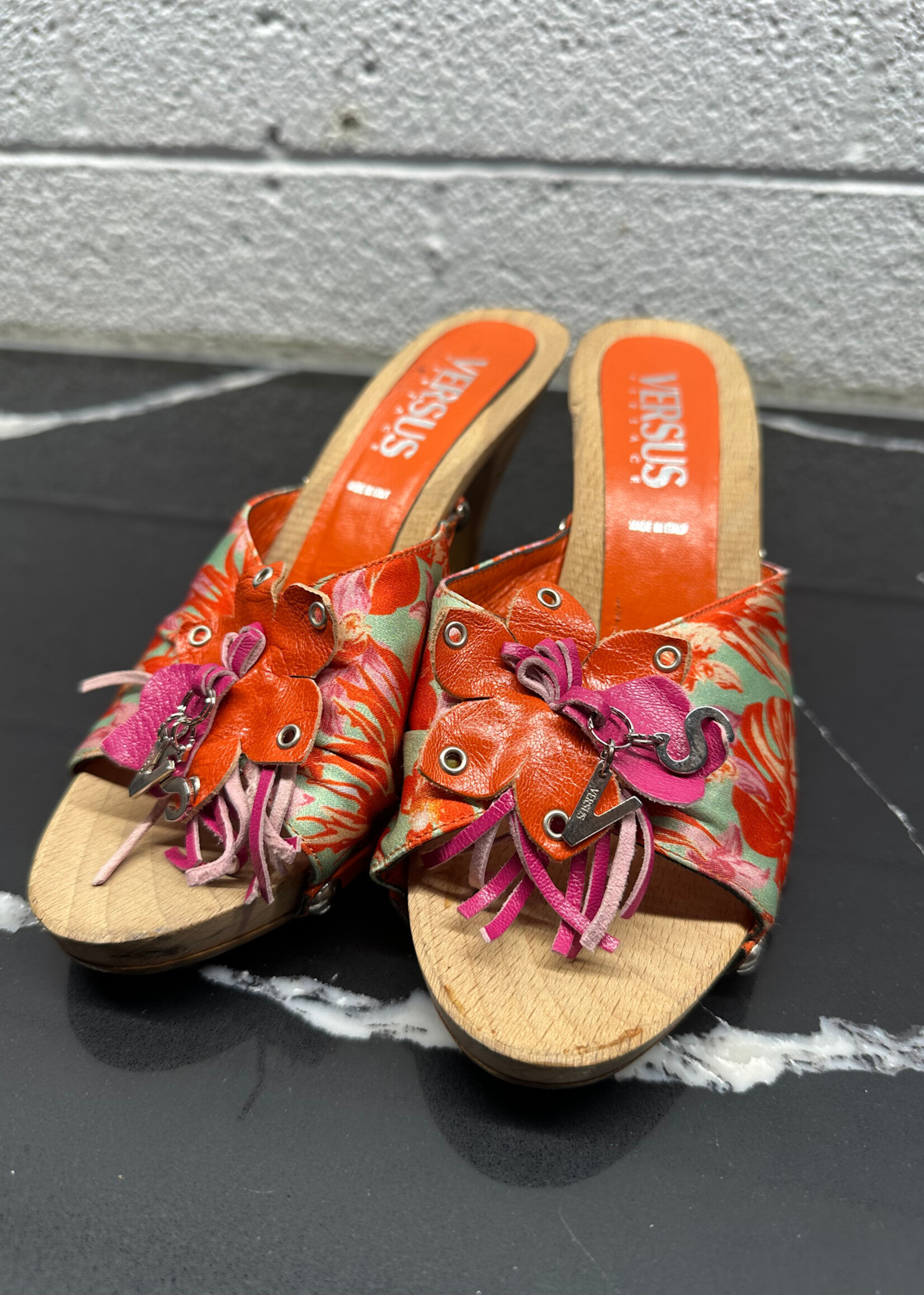 Versace Versus Vintage Floral Heel 7 As Is