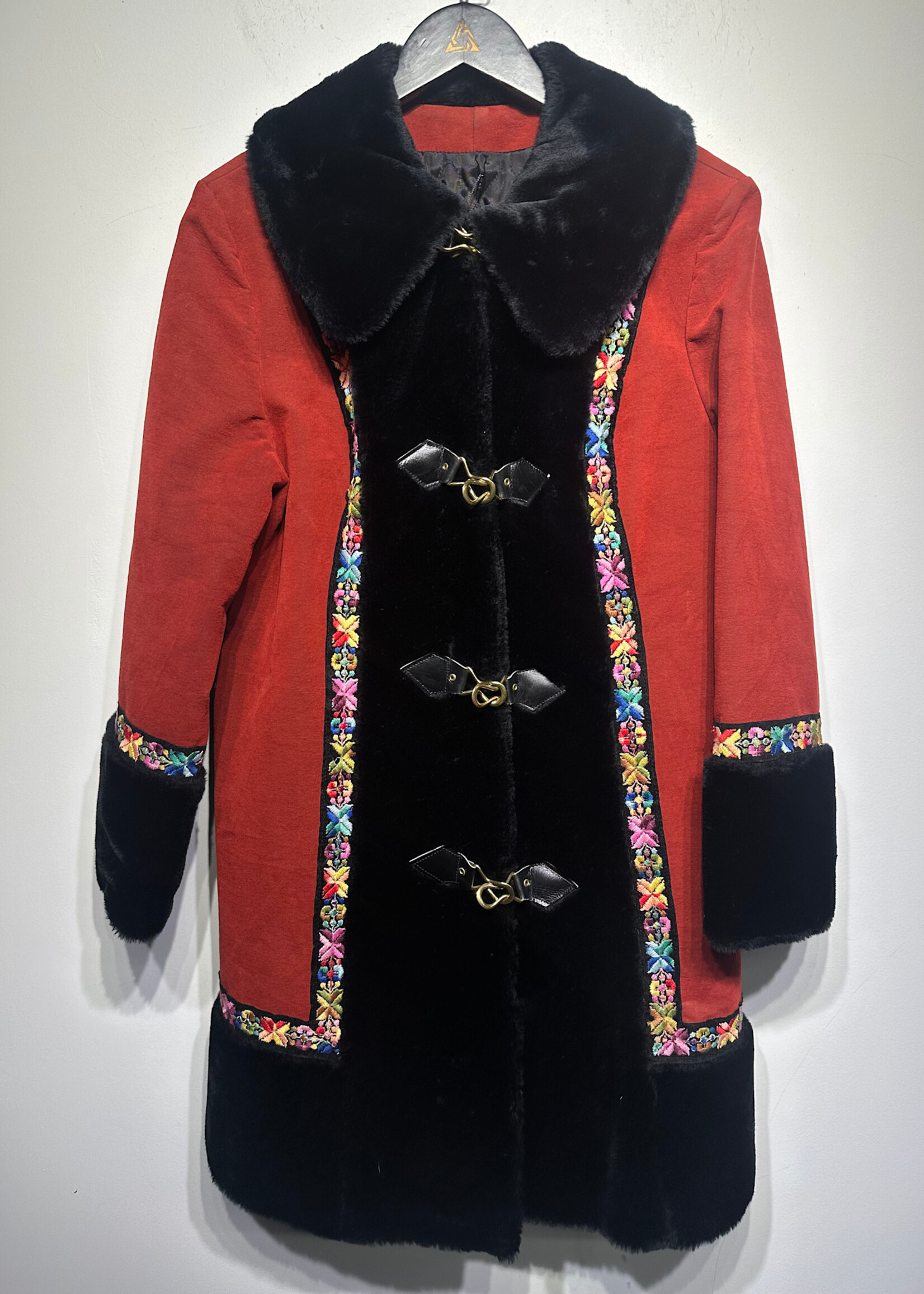 Arctic Treasure Red Black Trim Trench Fem M