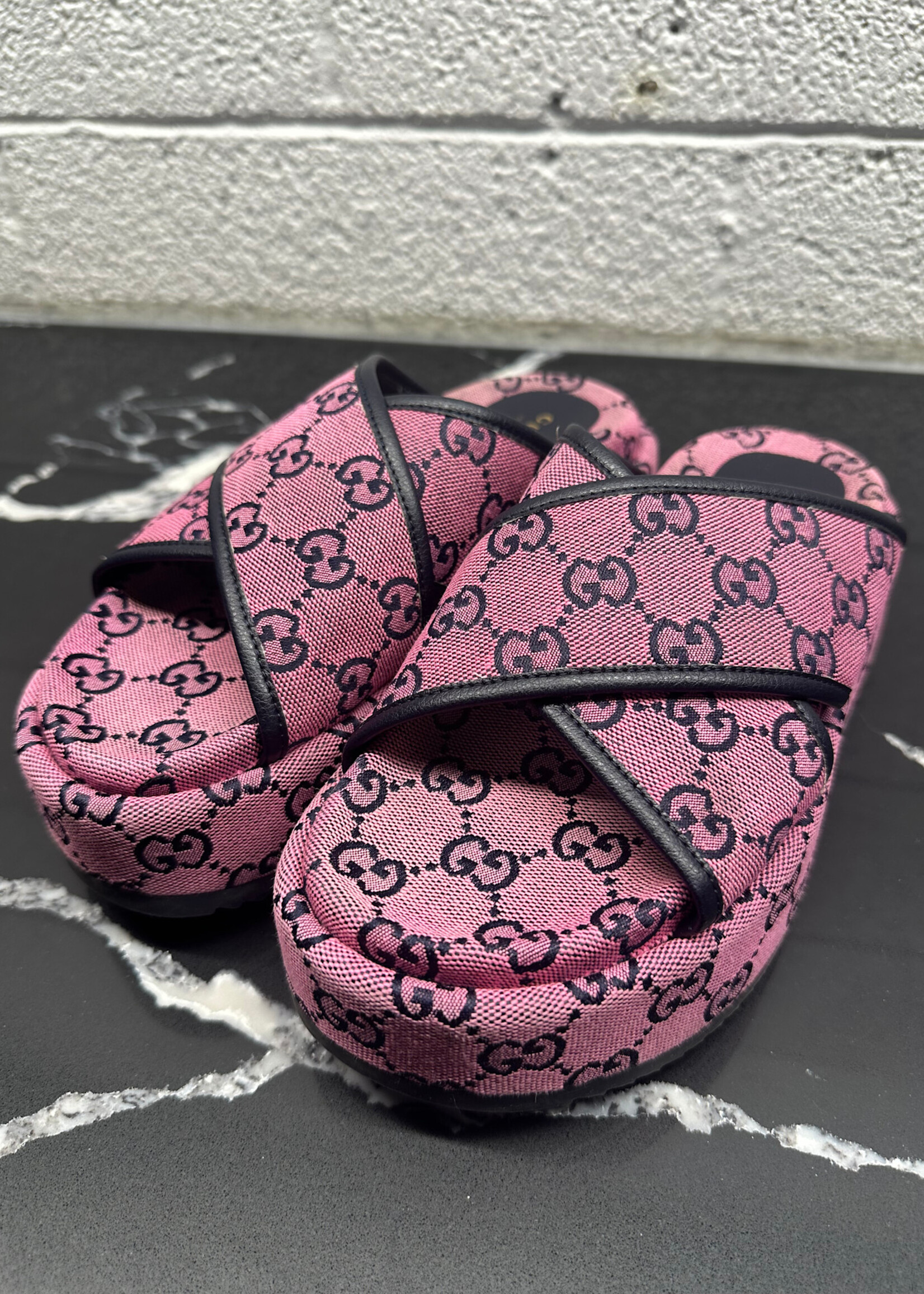 Gucci Hot Pink Monogram Sandals 35.5/5.5