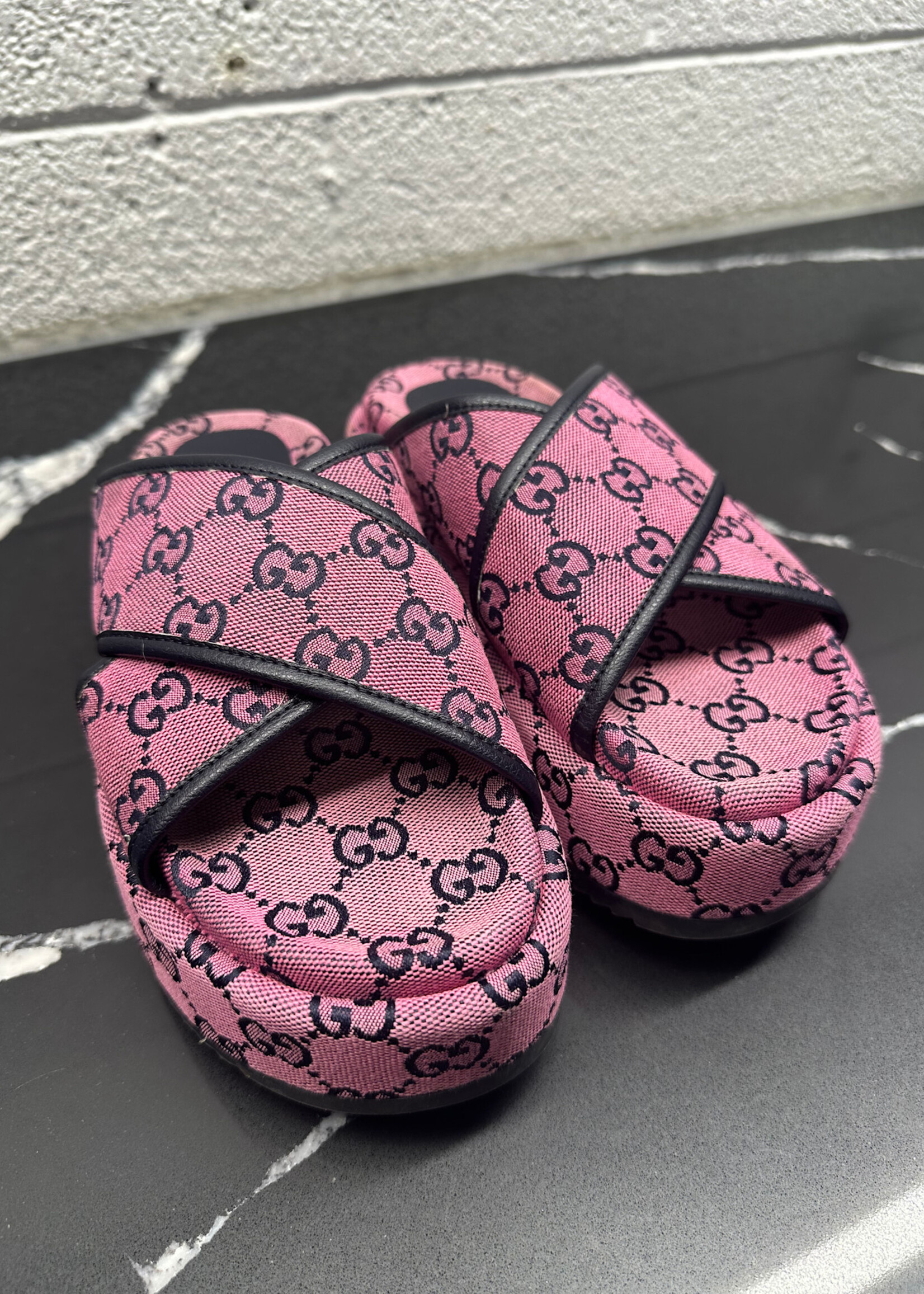 Gucci Hot Pink Monogram Sandals 35.5/5.5