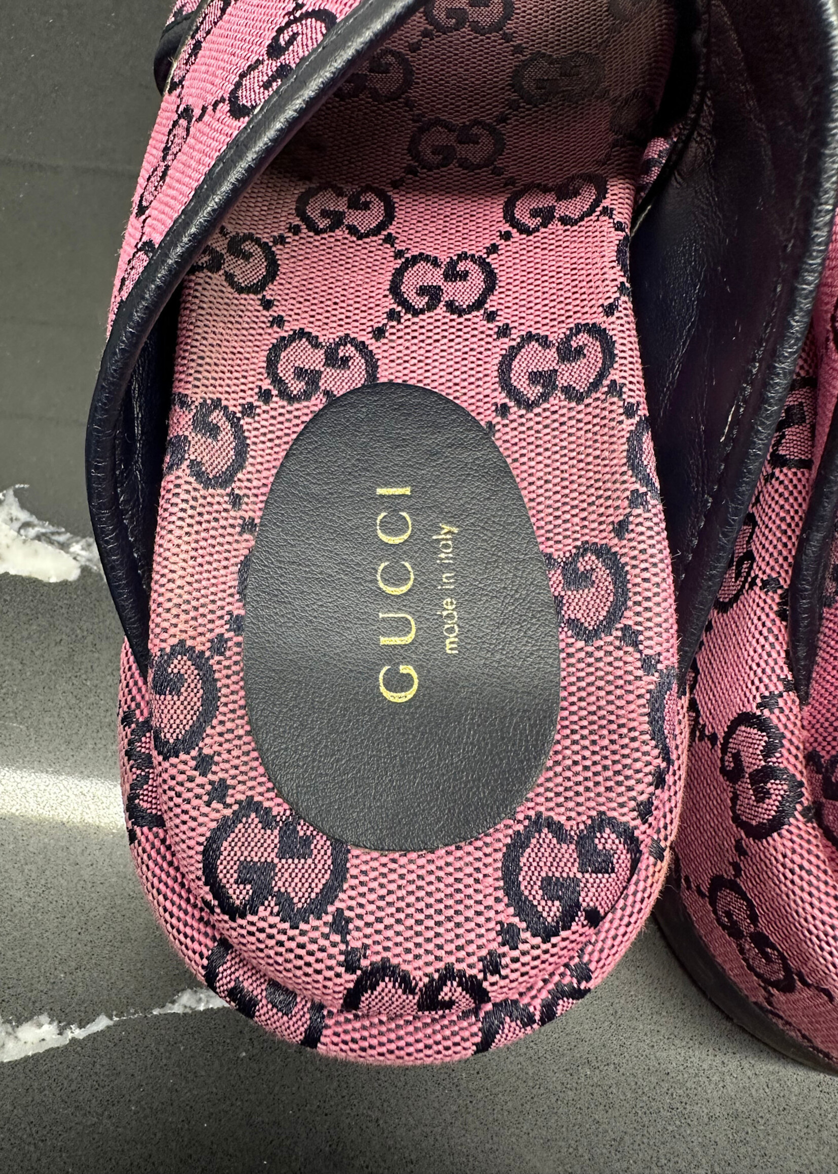 Gucci Hot Pink Monogram Sandals 35.5/5.5
