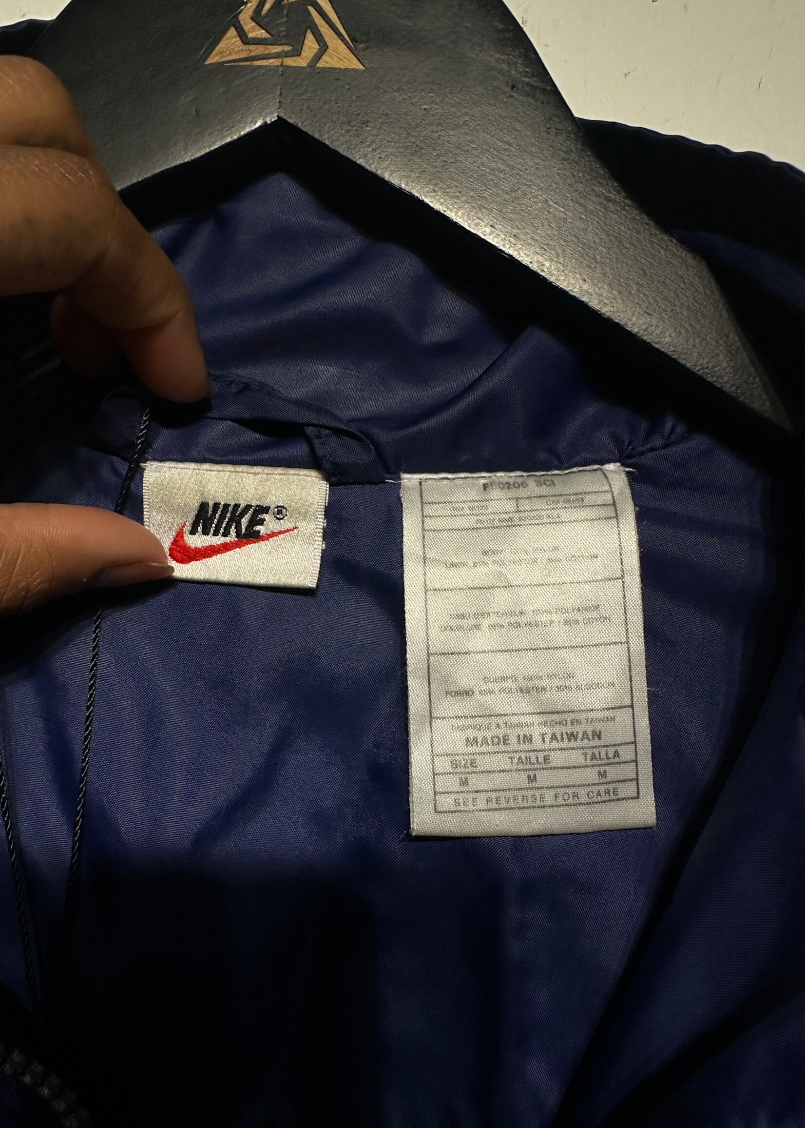 VINTAGE BLUE NIKE WINDBREAKER JACKET M