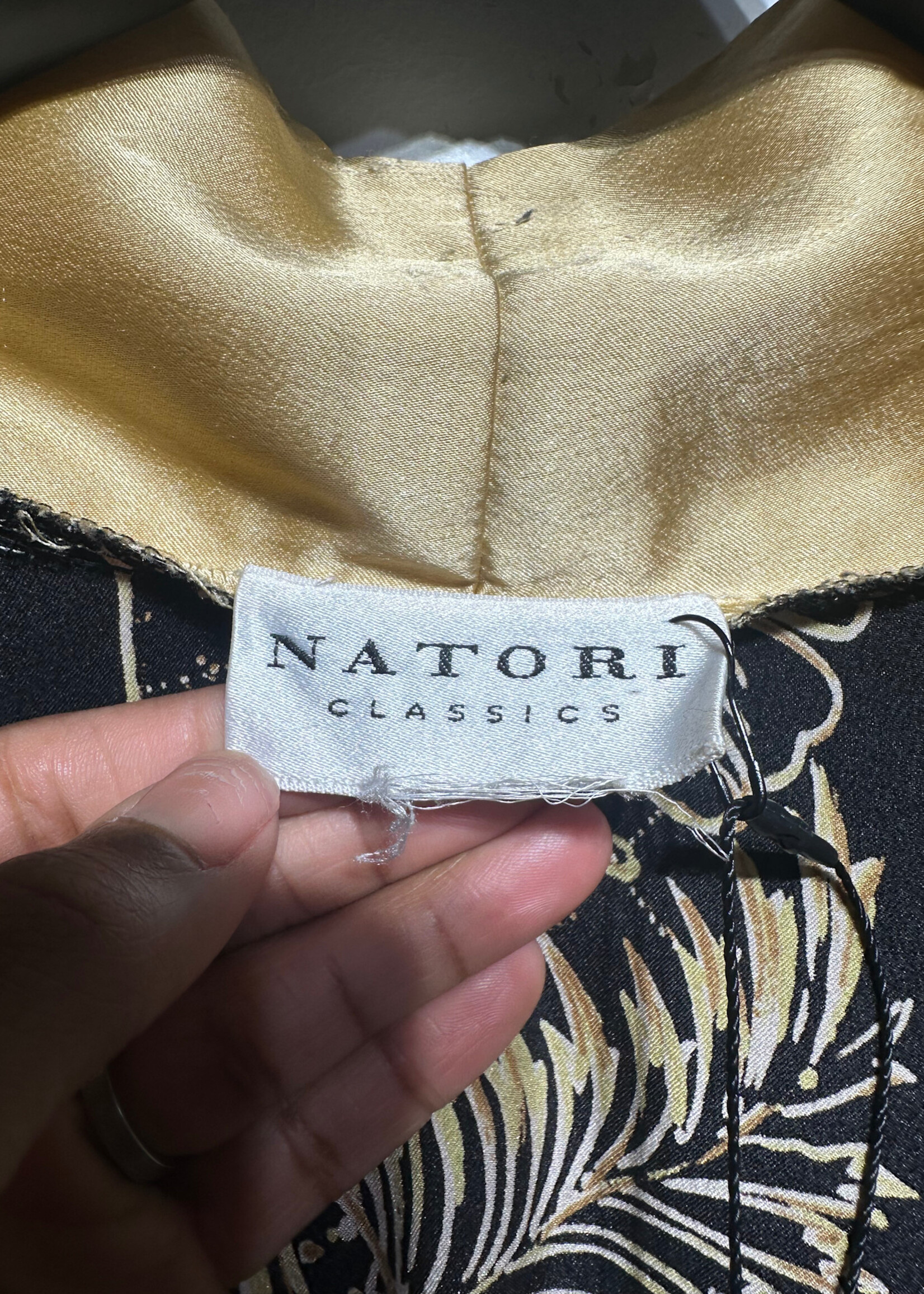 NATORI CLASSICS BLACK SILK COVERUP L 2