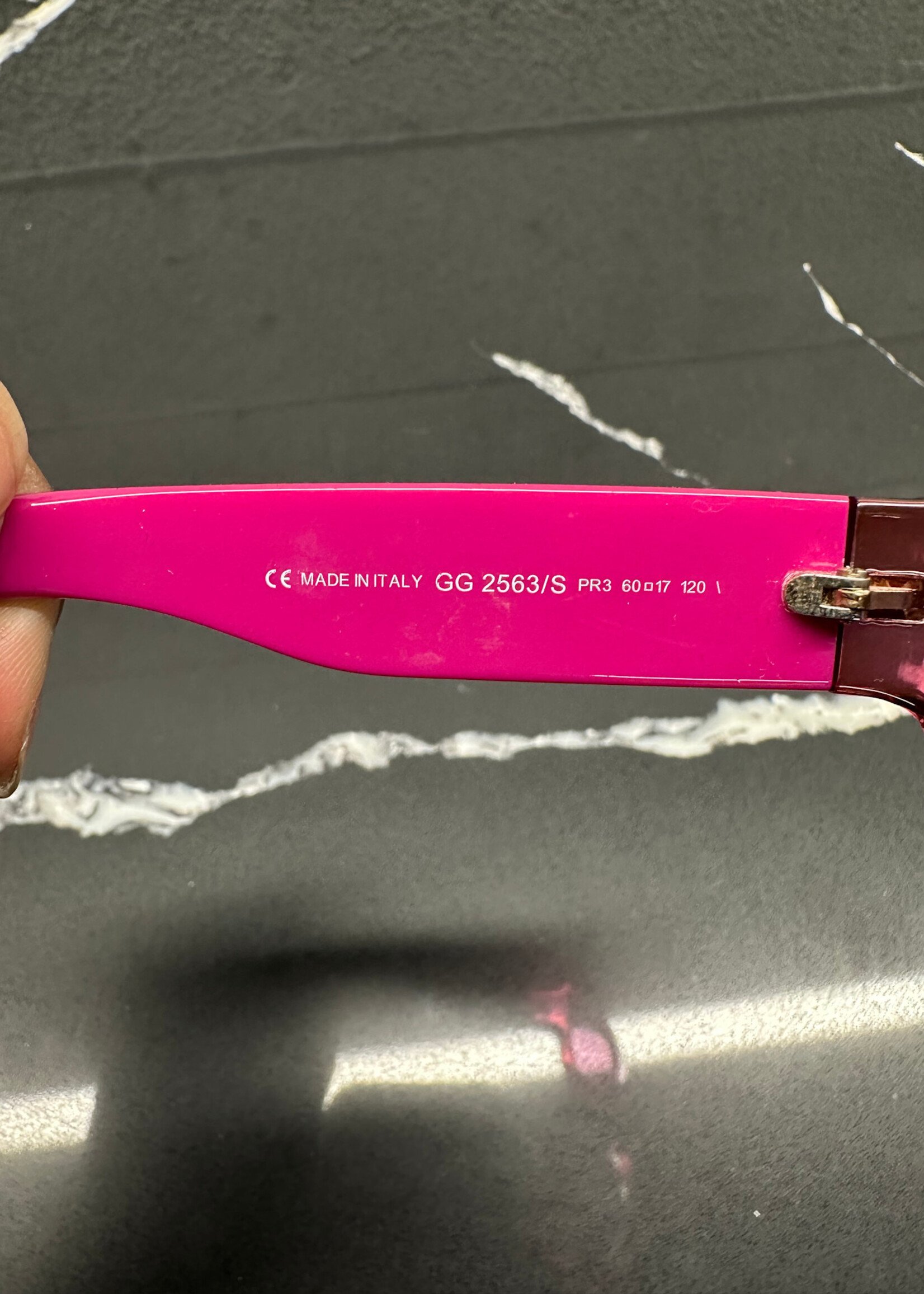 Gucci Y2K GG2563 W CASE