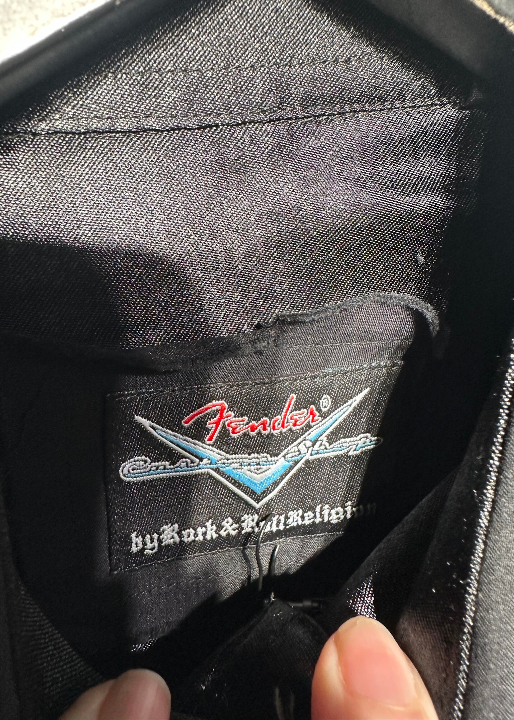 Fender Y2k Embriodered Cross L/S B/U Masc S