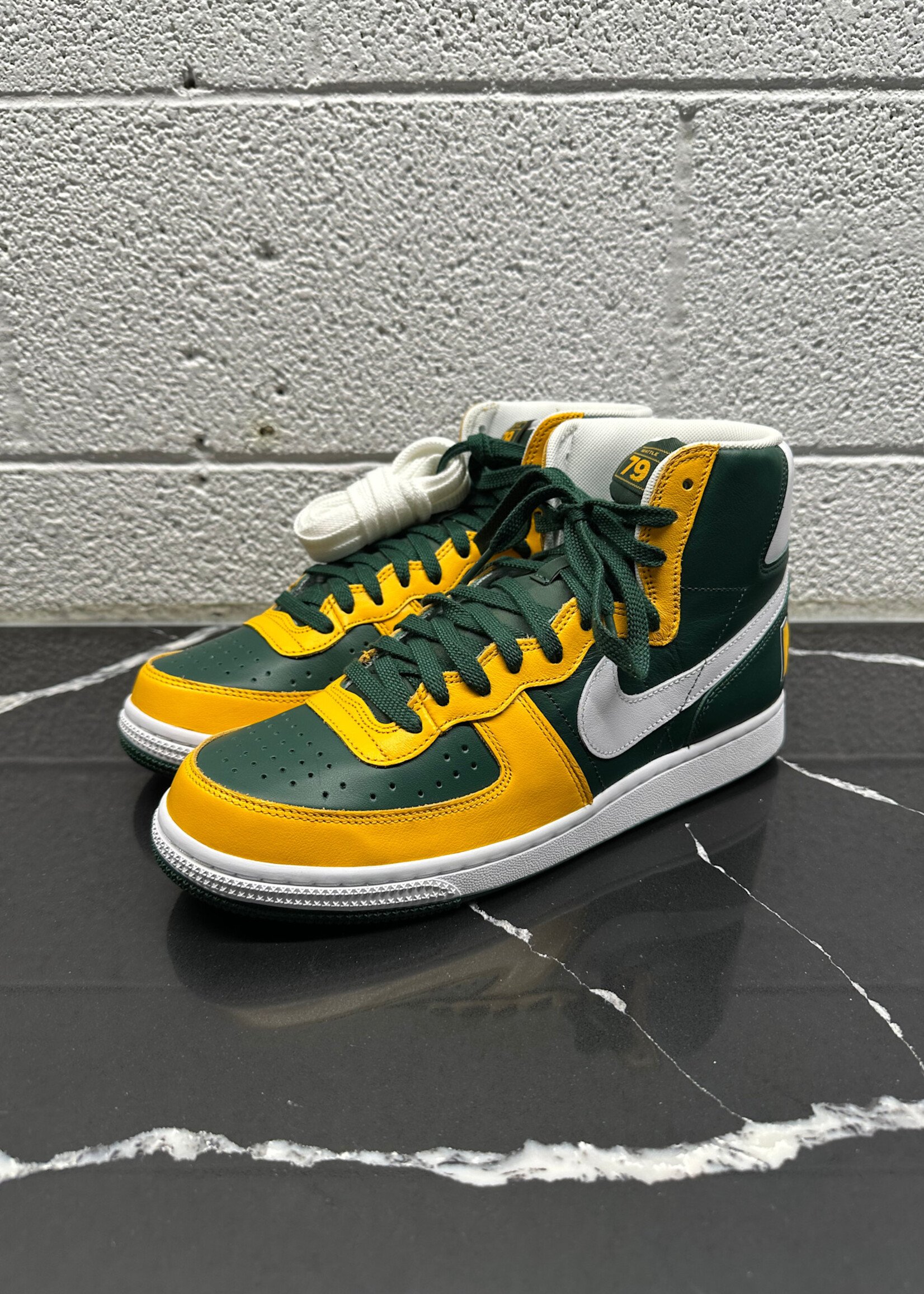 DS Nike Terminator Hi Seattle Masc 10