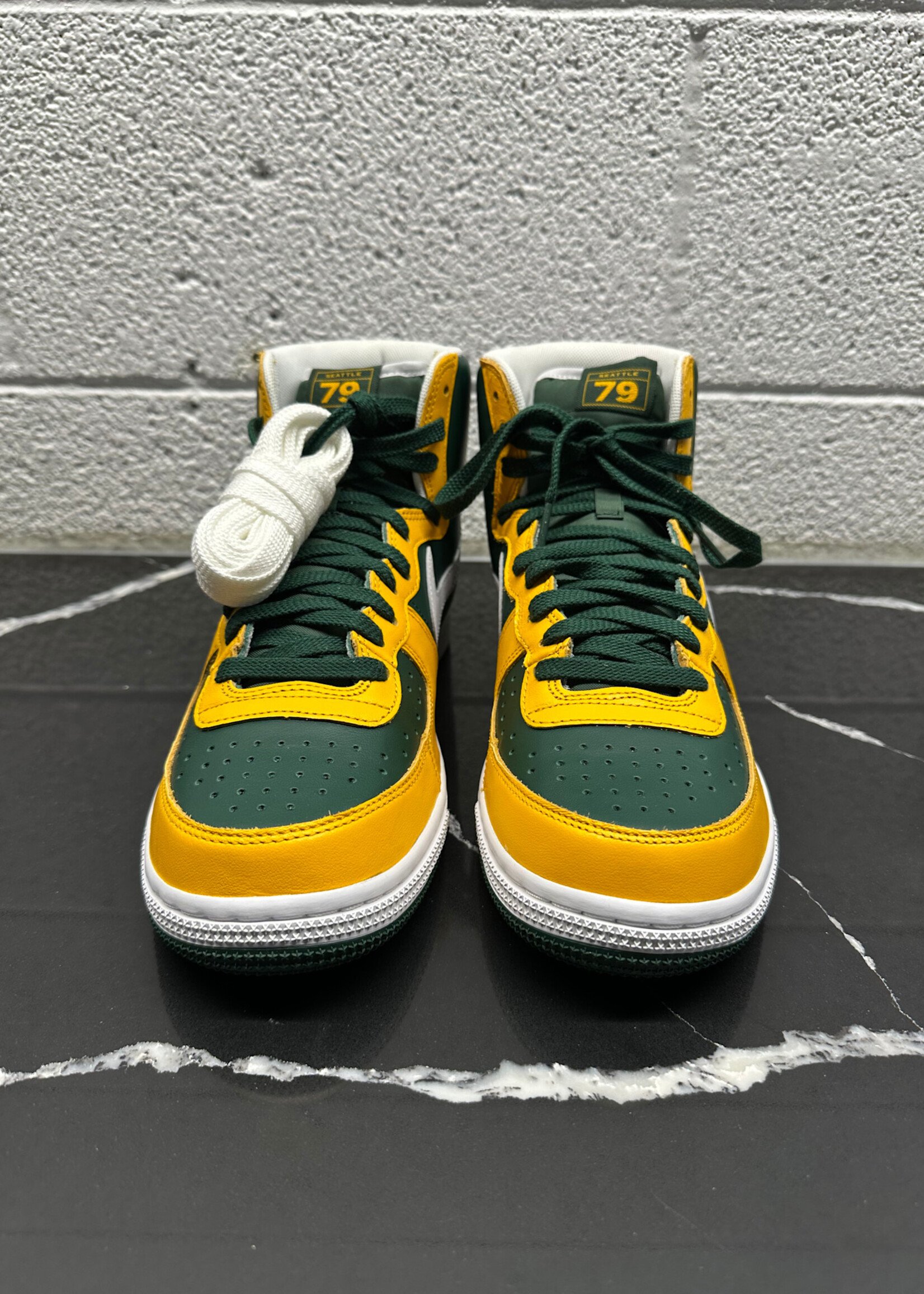 DS Nike Terminator Hi Seattle Masc 10