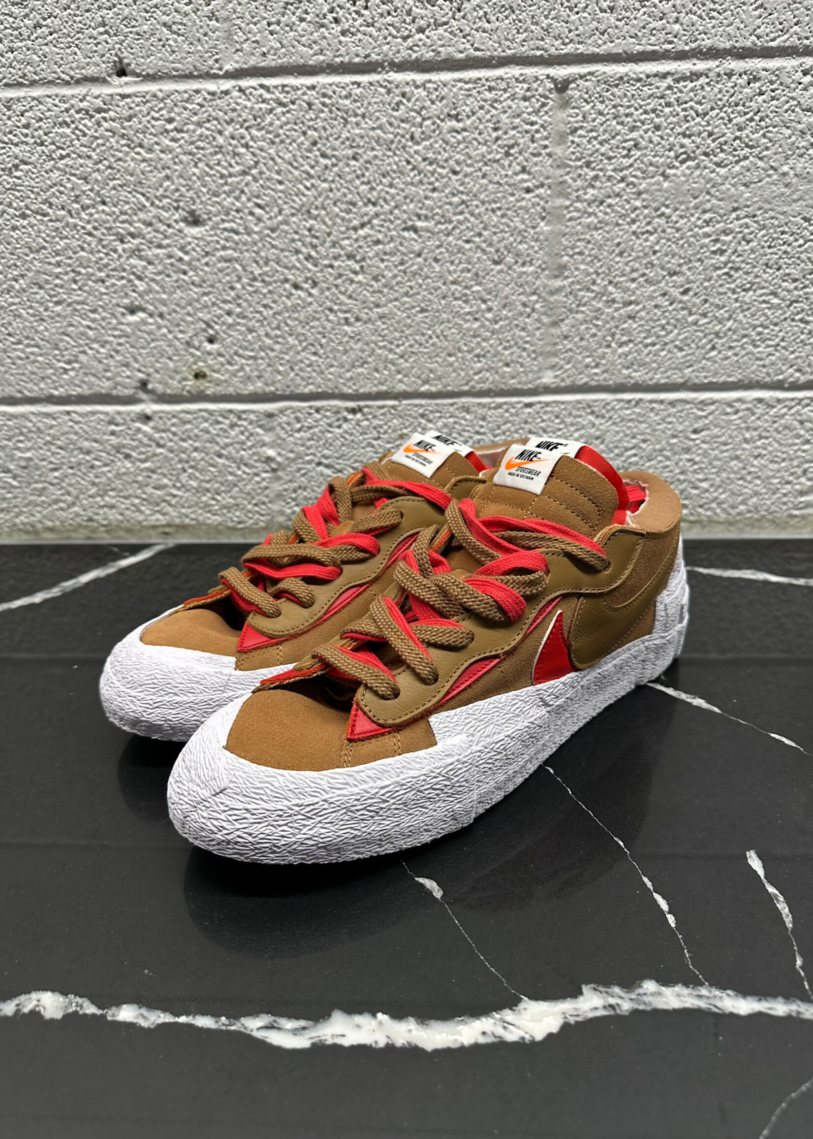 DS Nike Blazer Sacai Brown/Red 10