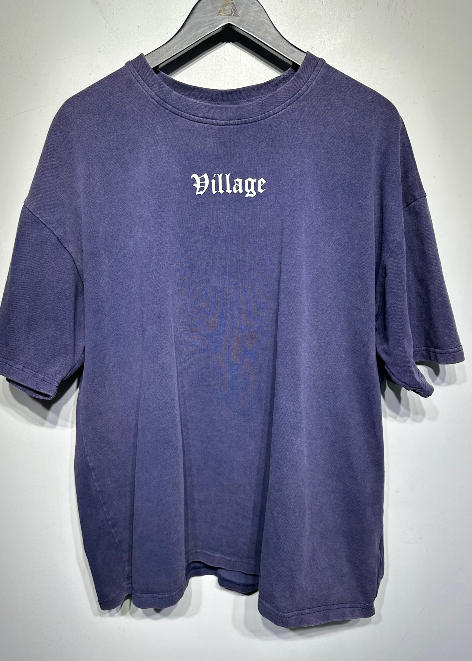 VILLAGE HIDDEN IN IRON BLUE ORCHID TEE XL