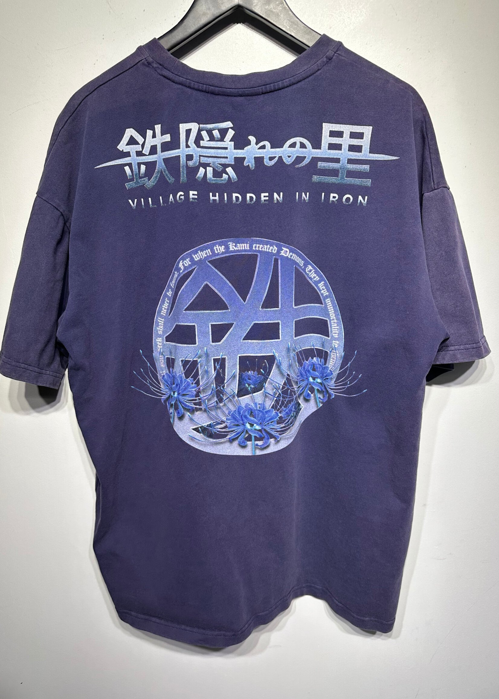 VILLAGE HIDDEN IN IRON BLUE ORCHID TEE XL