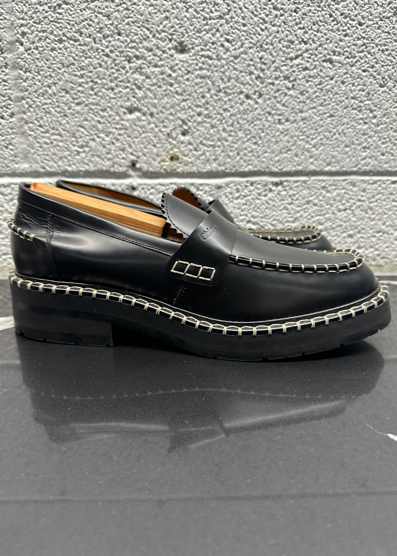 Chloe Black Noua Loafers Masc 7 Fem 8.5 AS IS