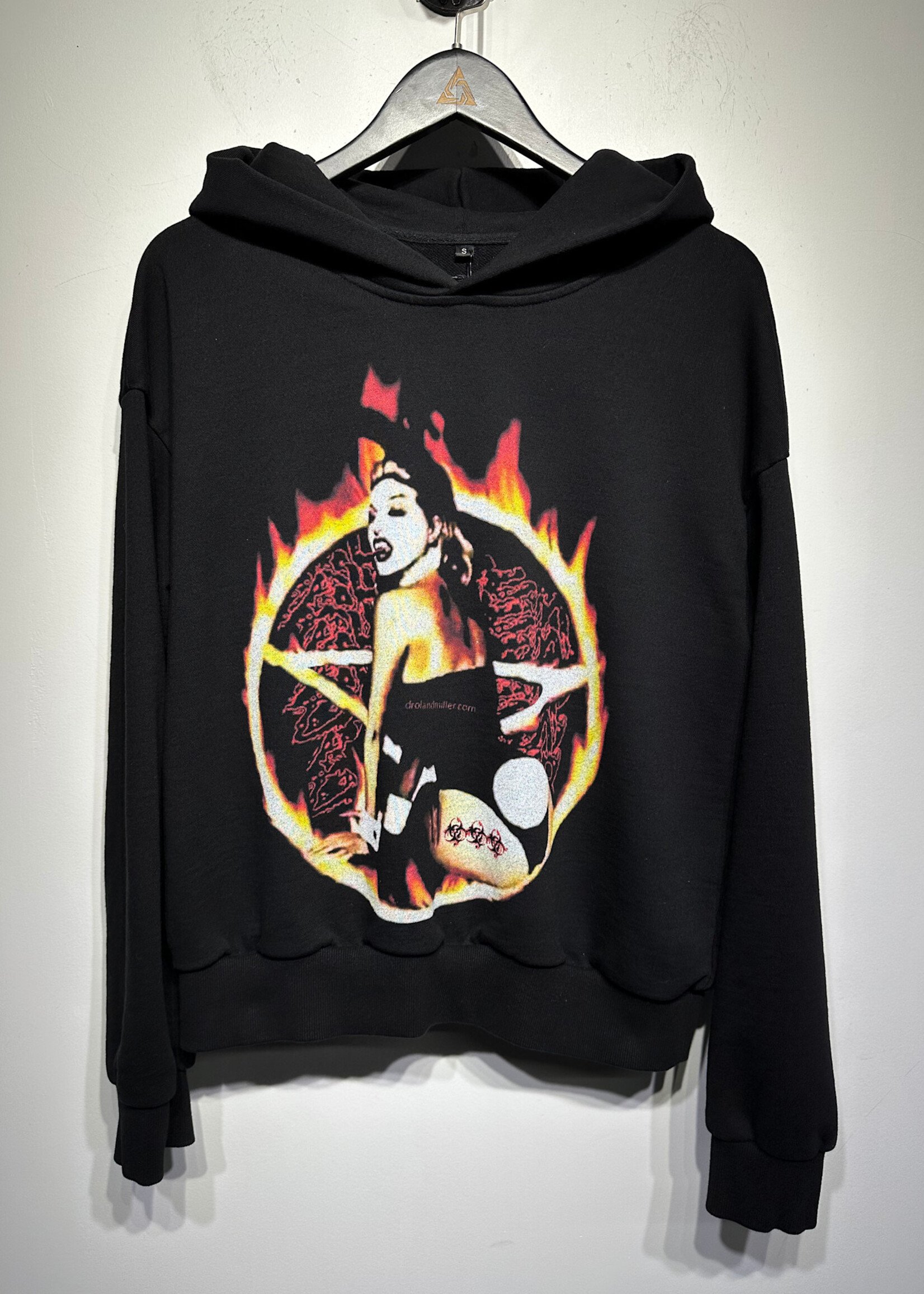DROLAND MILLER PENTAGRAM SWEATER S
