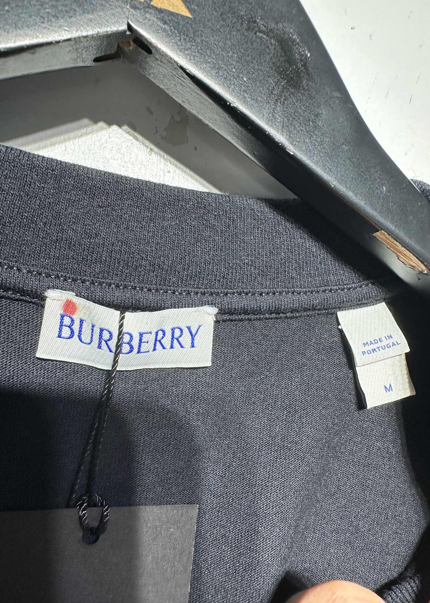 BURBERRY GOLDEN CREST T SHIRT FEM M