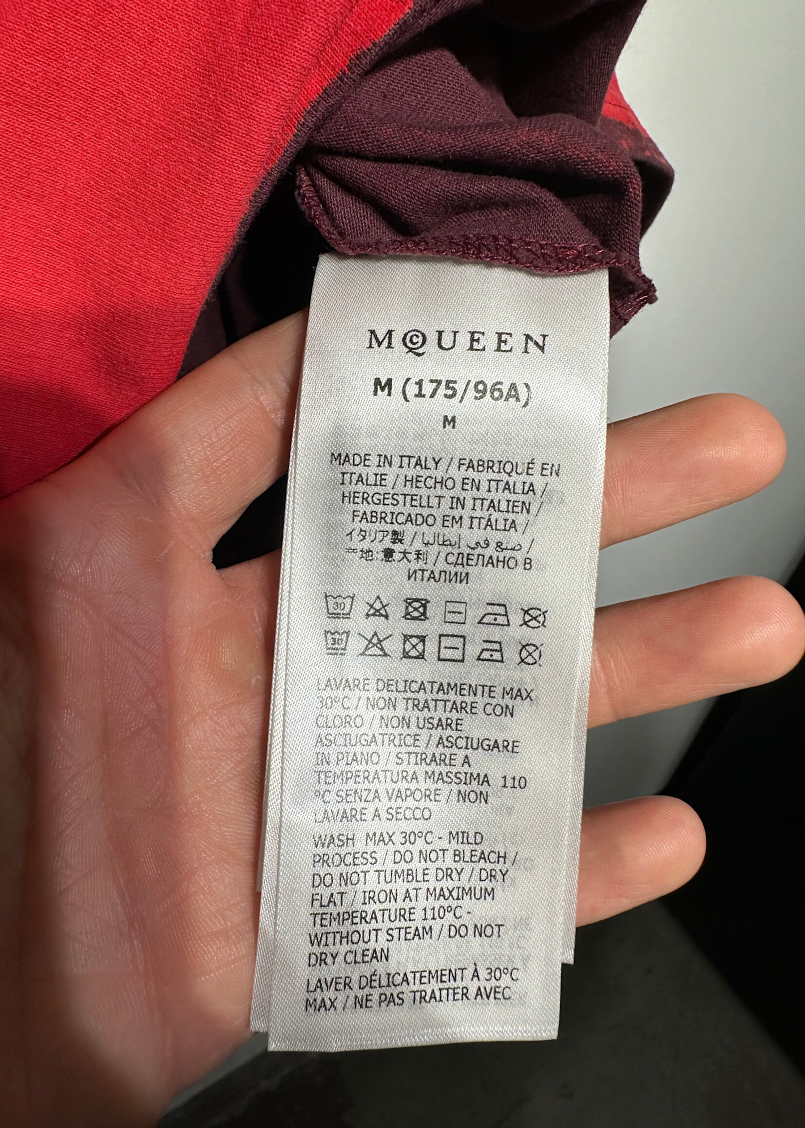 Mcqueen Red/Burgendy Center Skull Tee Masc M Fits L