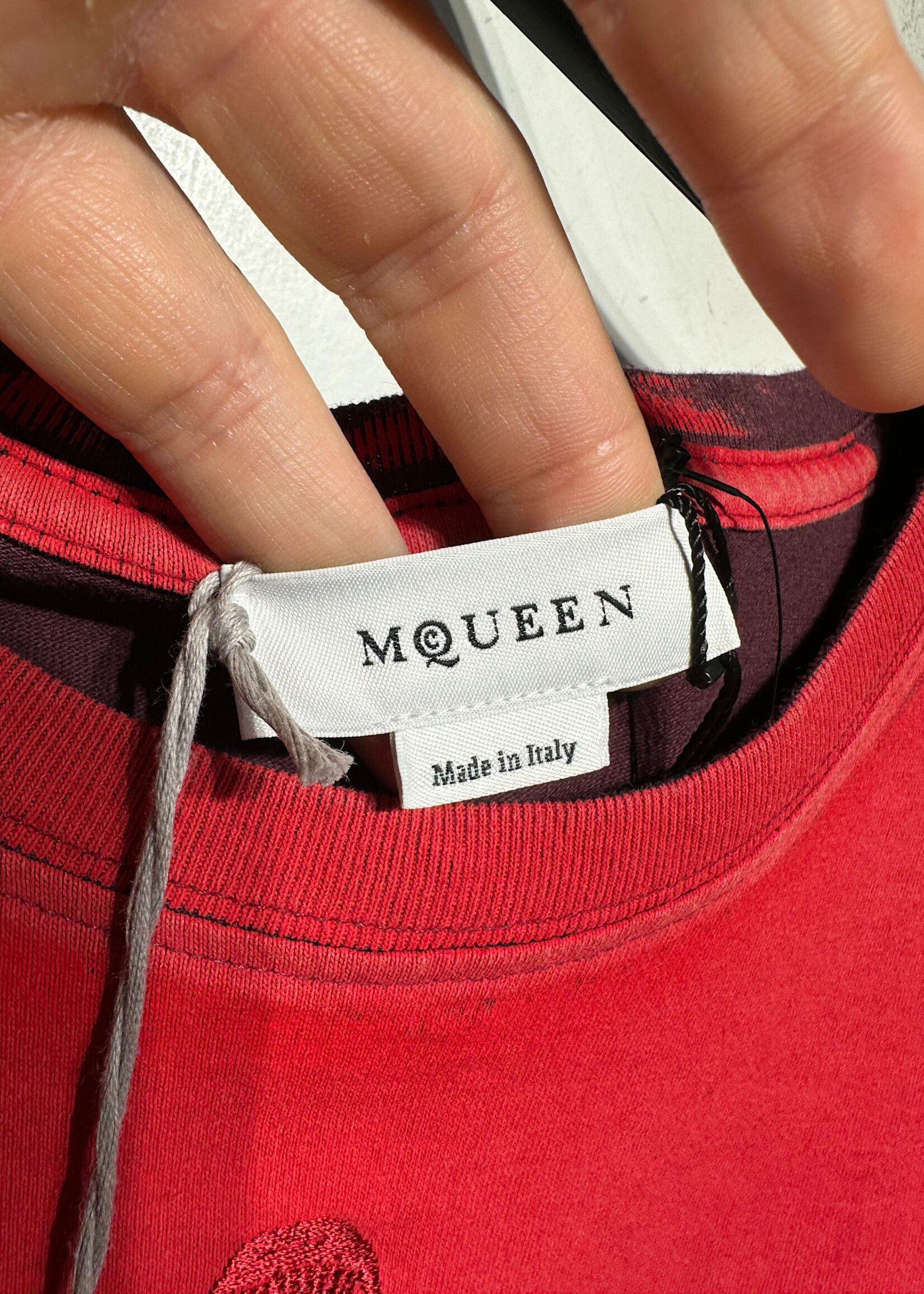 Mcqueen Red/Burgendy Center Skull Tee Masc M Fits L