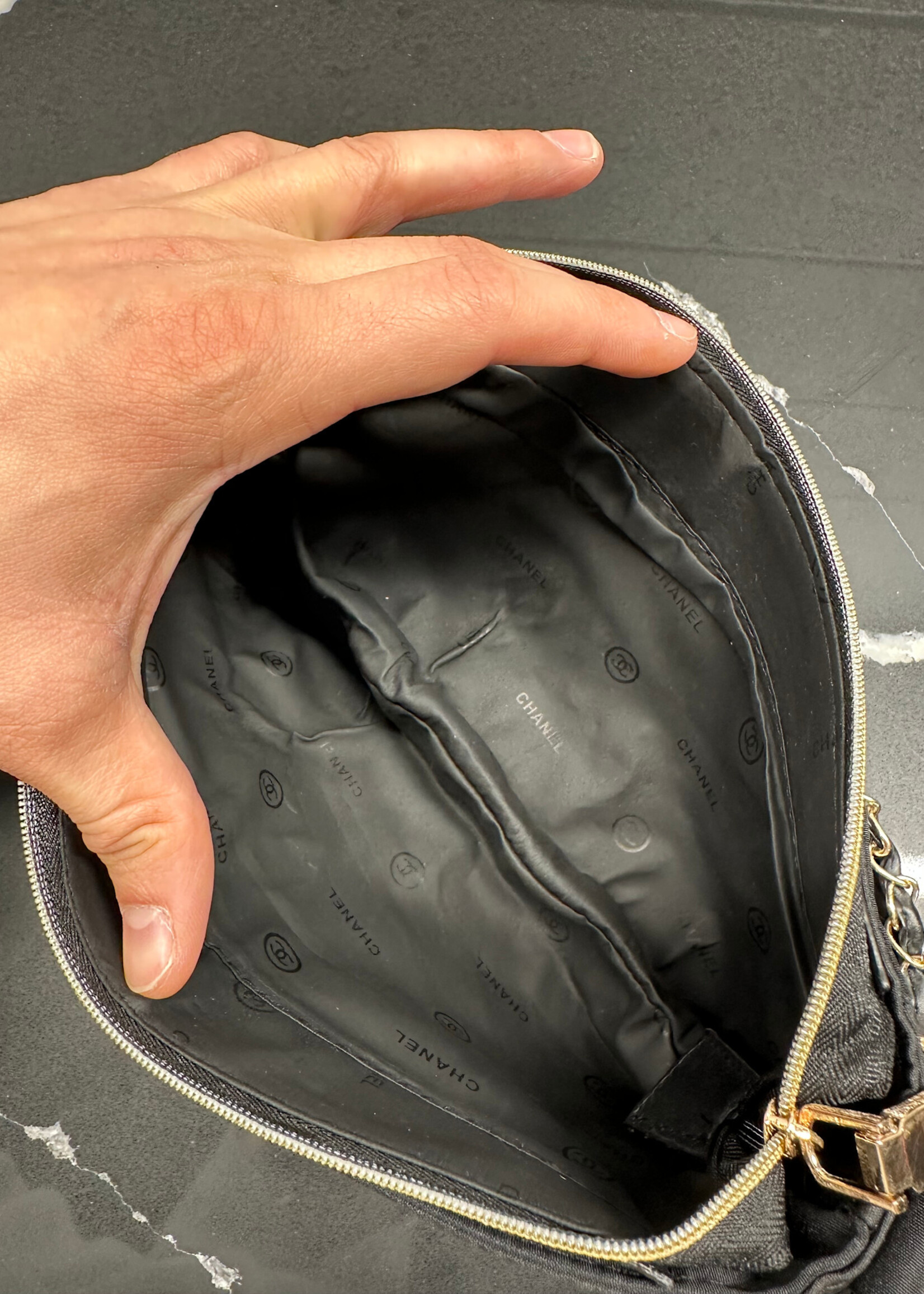 CHANEL BLACK NYLON PARFUM BAG OS