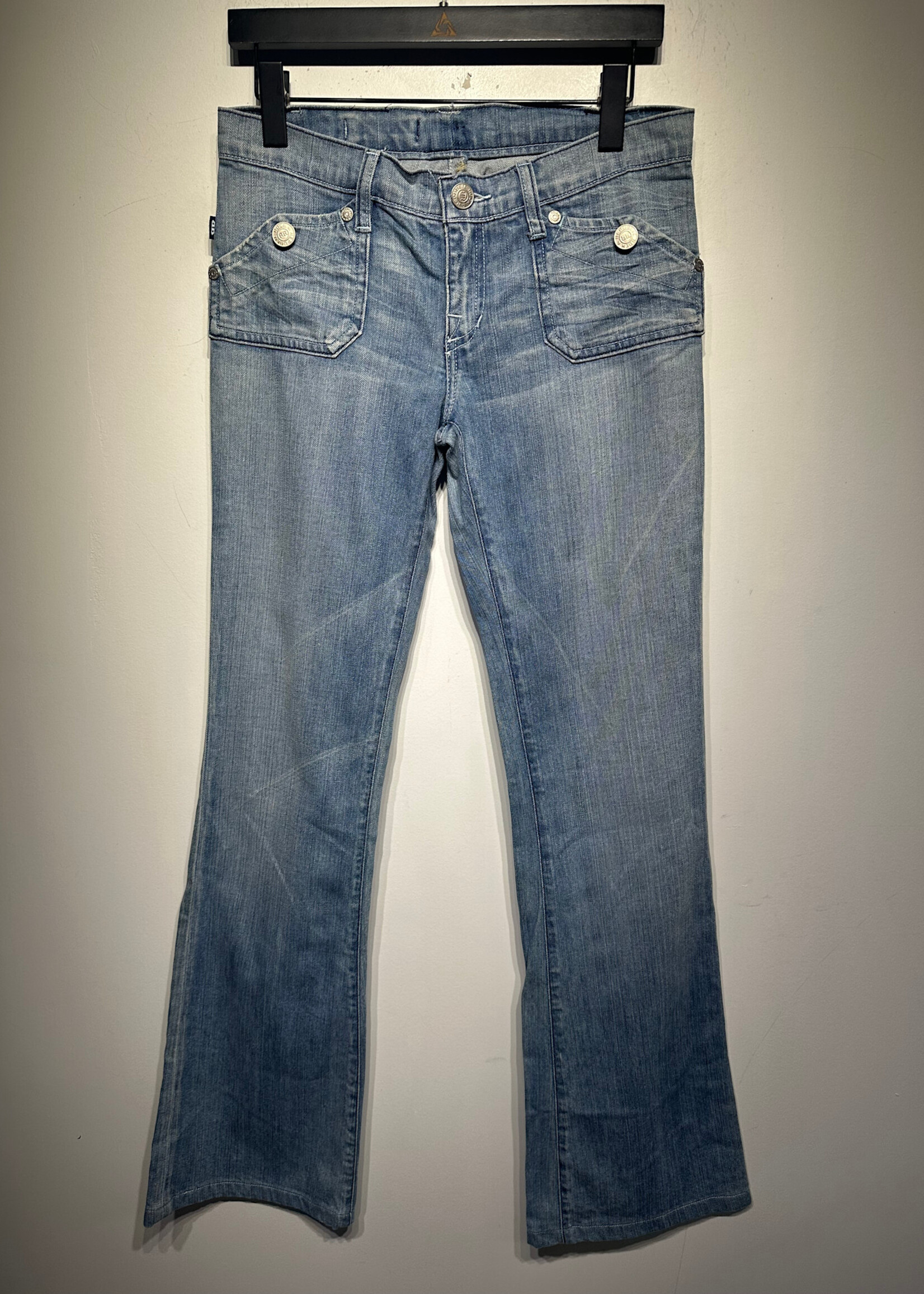 Rock & Republic Light Wash Button Pocket Flare 27