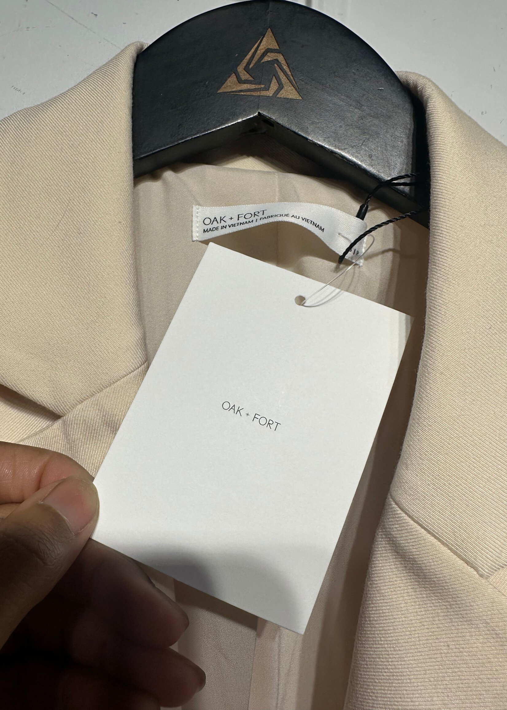 NWT OAK + FORT BEIGE CROPPED BLAZER S