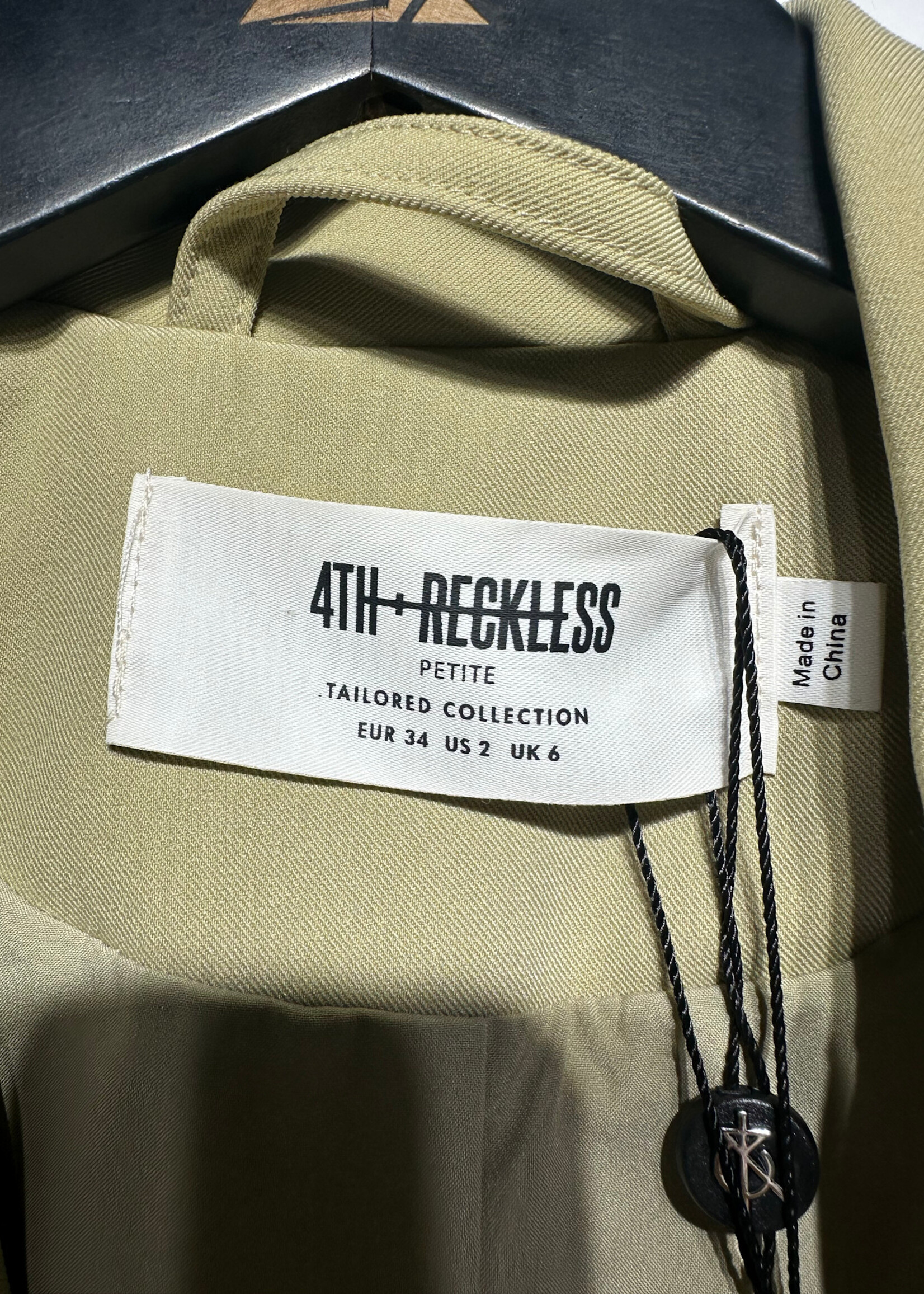 NWT 4th & Reckless Beige Belted Trench Fem XS