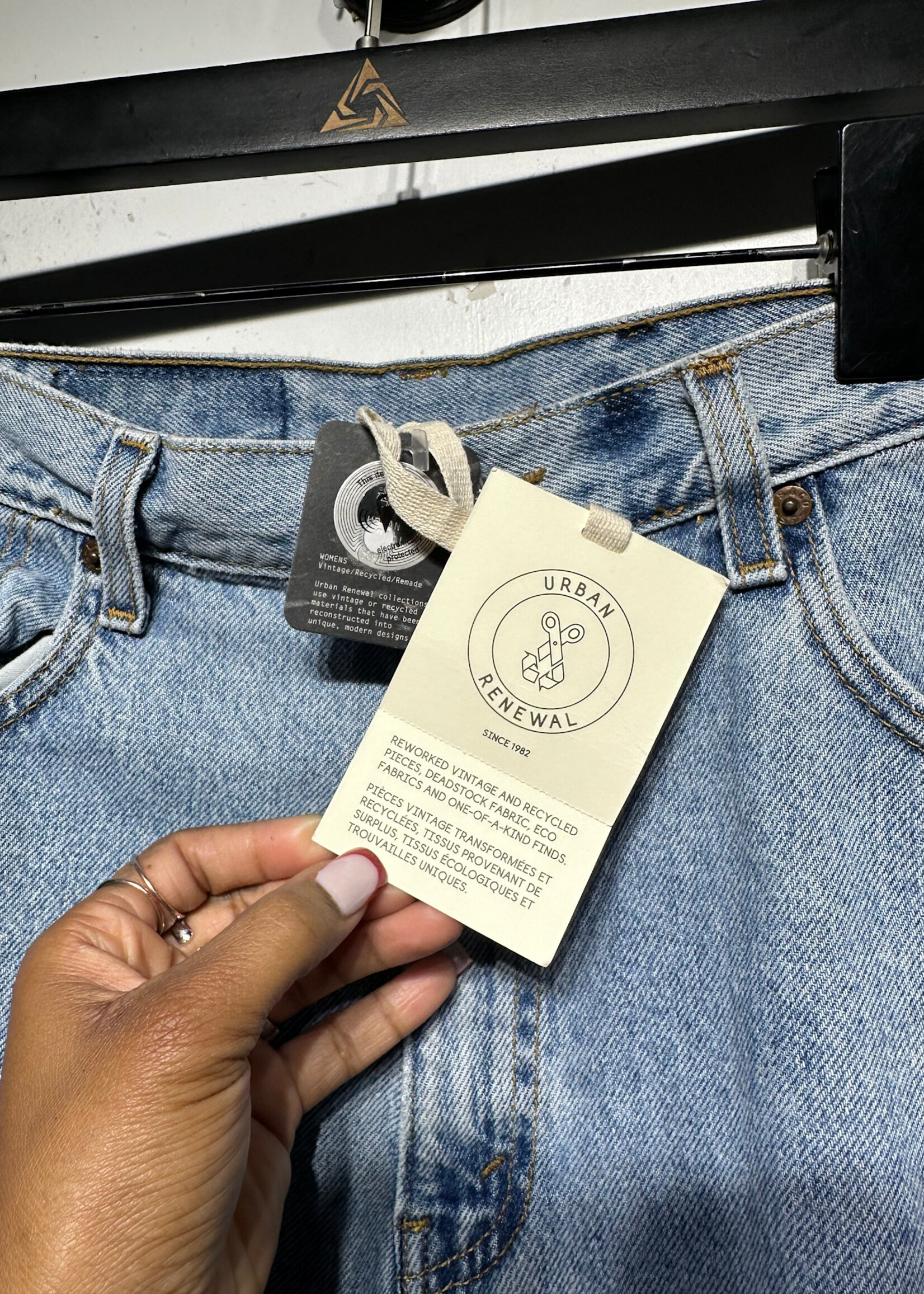 NWT Urban Renewal Levi's Jorts Fem 29