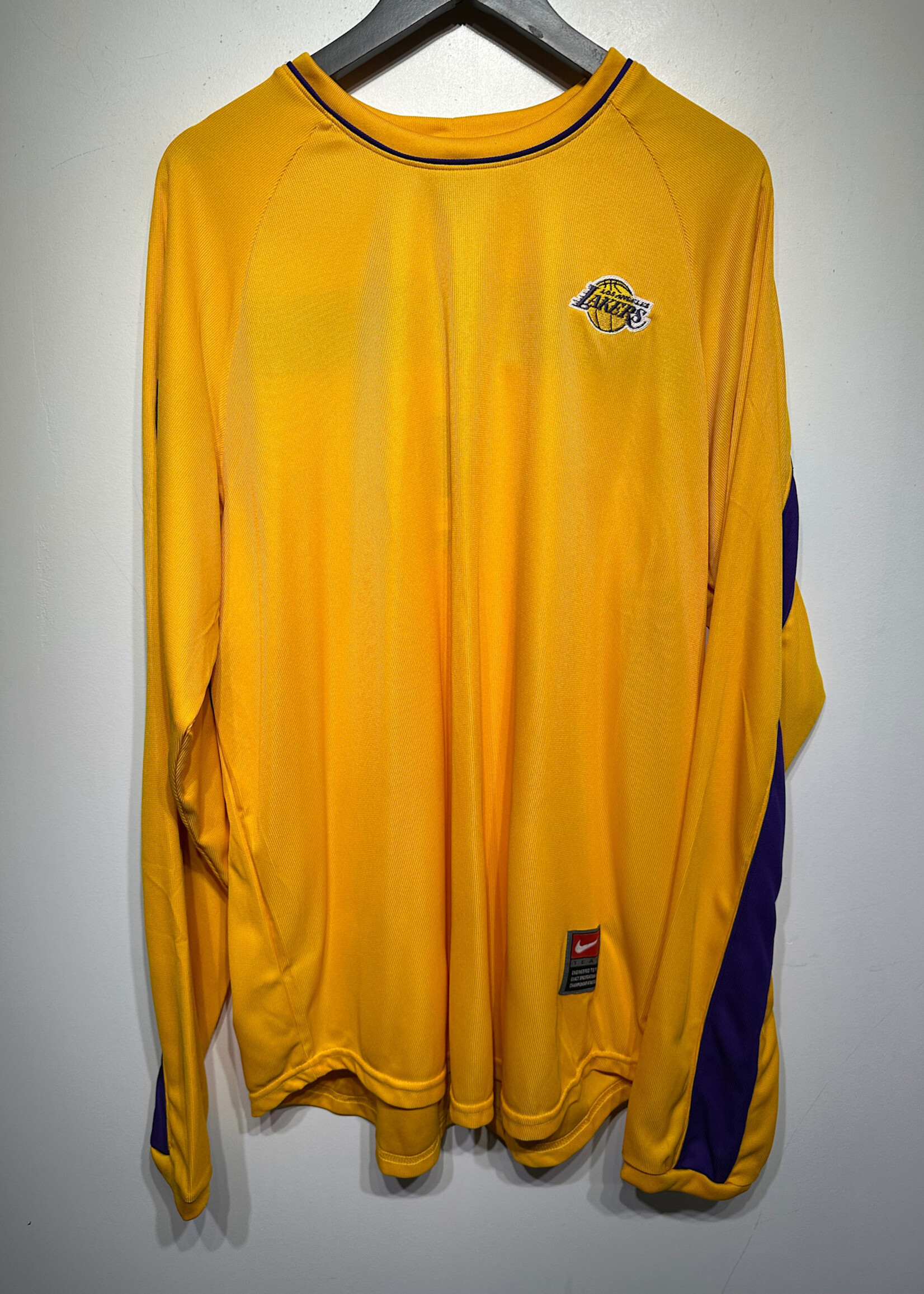 Vintage Nike Lakers Yellow Jersey Tee XL