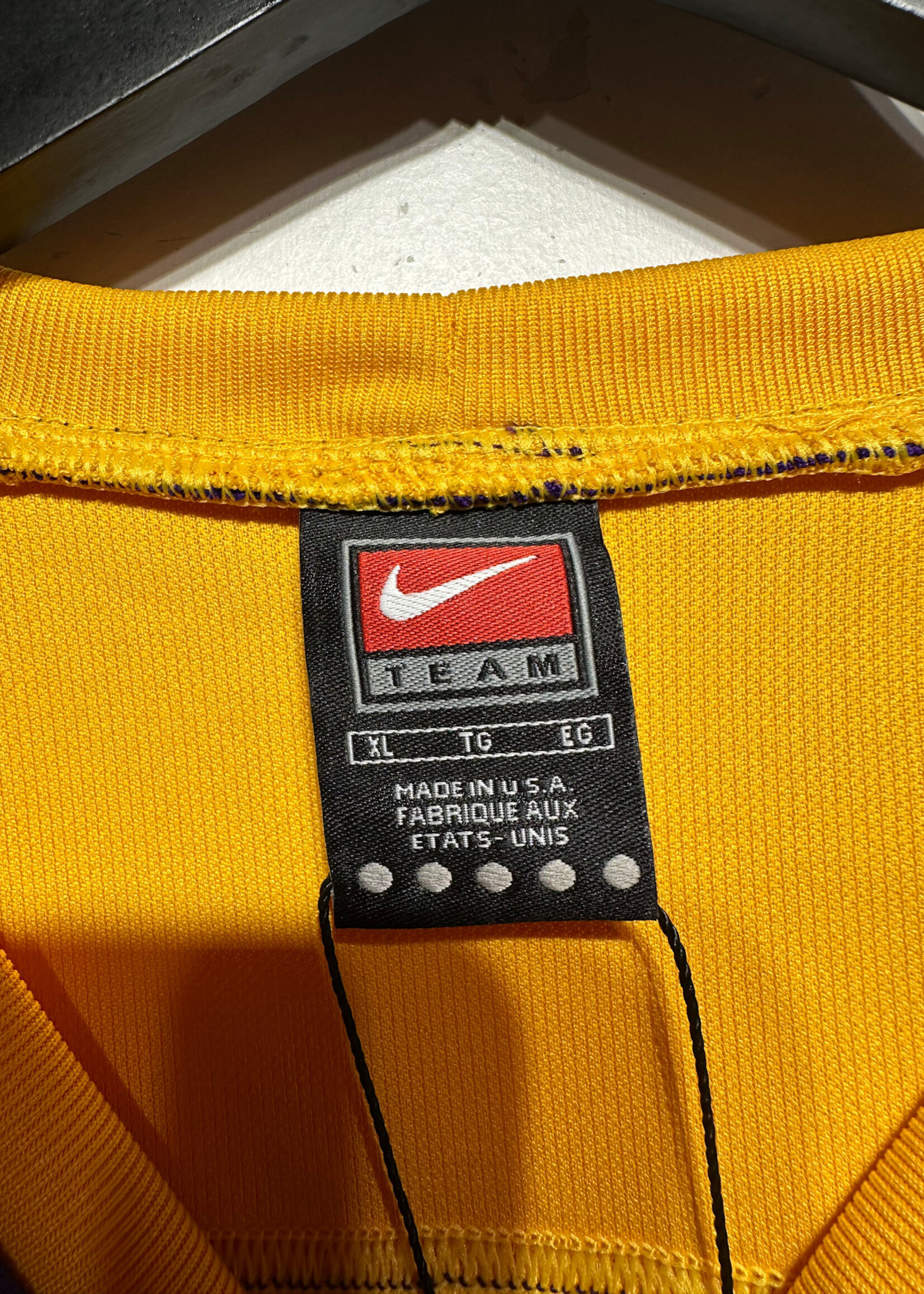 Vintage Nike Lakers Yellow Jersey Tee XL