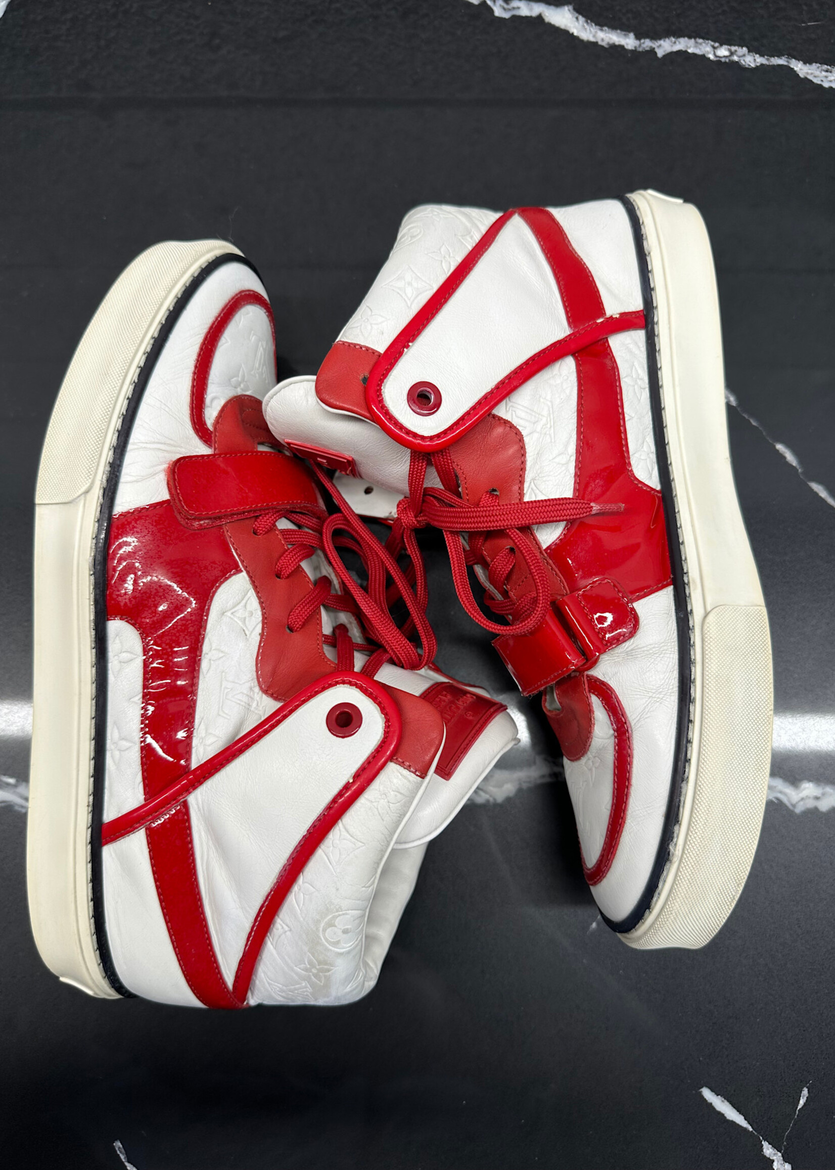 Louis Vuitton White/Red Mid Top Sneaker Masc 8