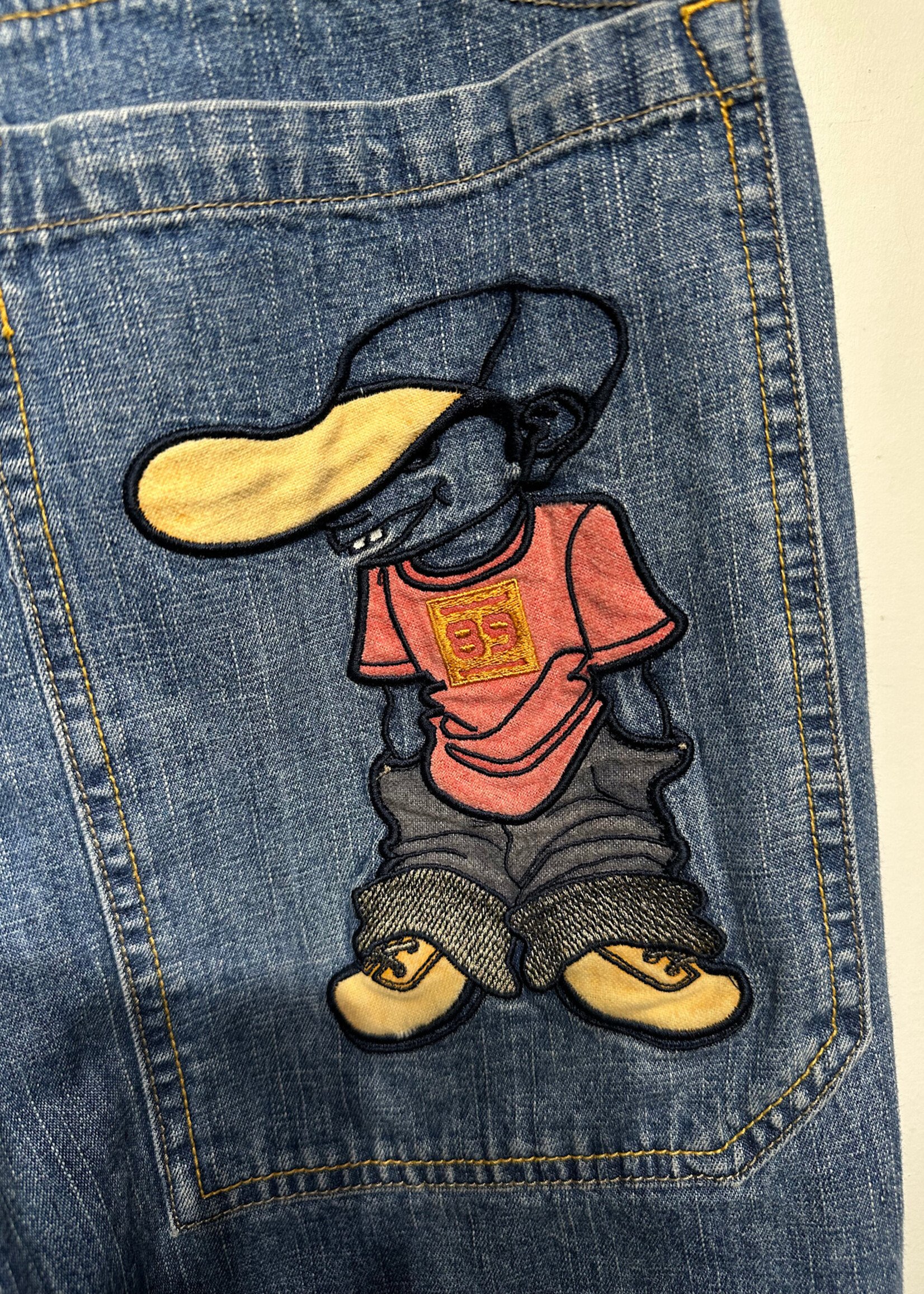 VINTAGE NOBO EMBROIDERED JORTS 32