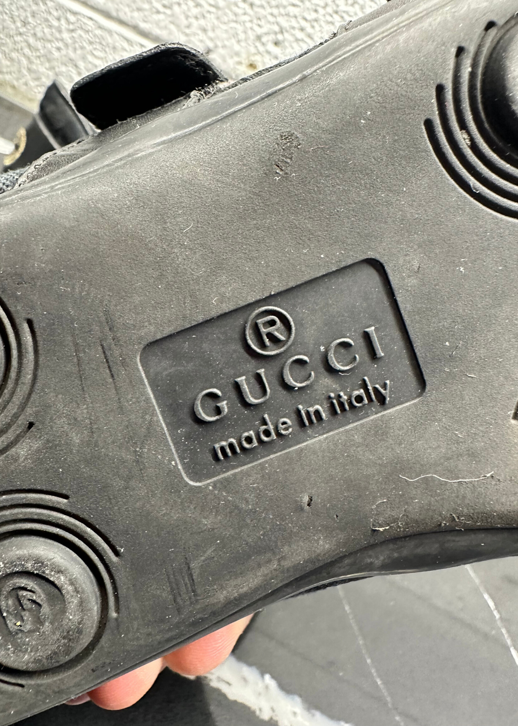 GUCCI LEATHER STRAP ON SNEAKERS 8.5