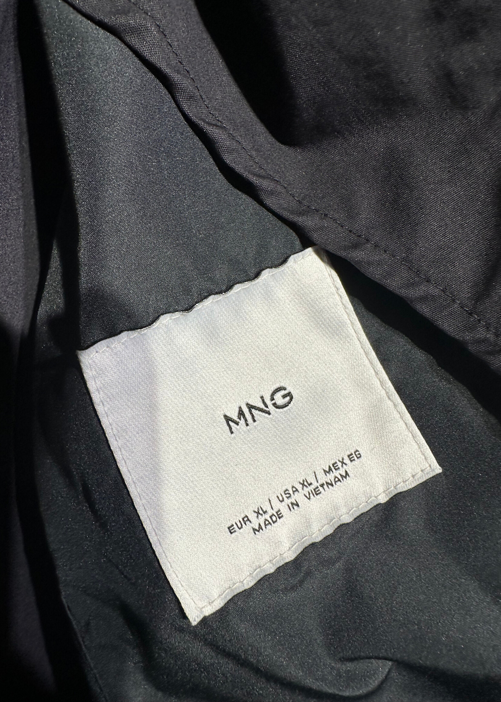 MNG Black Zip Windbreaker Masc XL