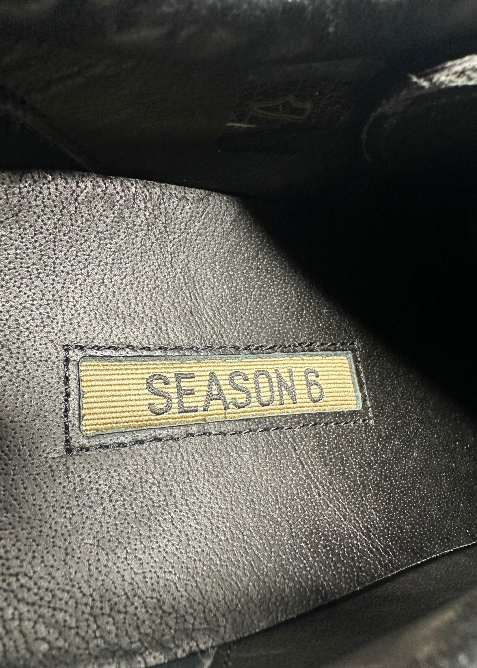 Yeezy Season 6 Graphite Suede Shoes W/Box  Masc 7