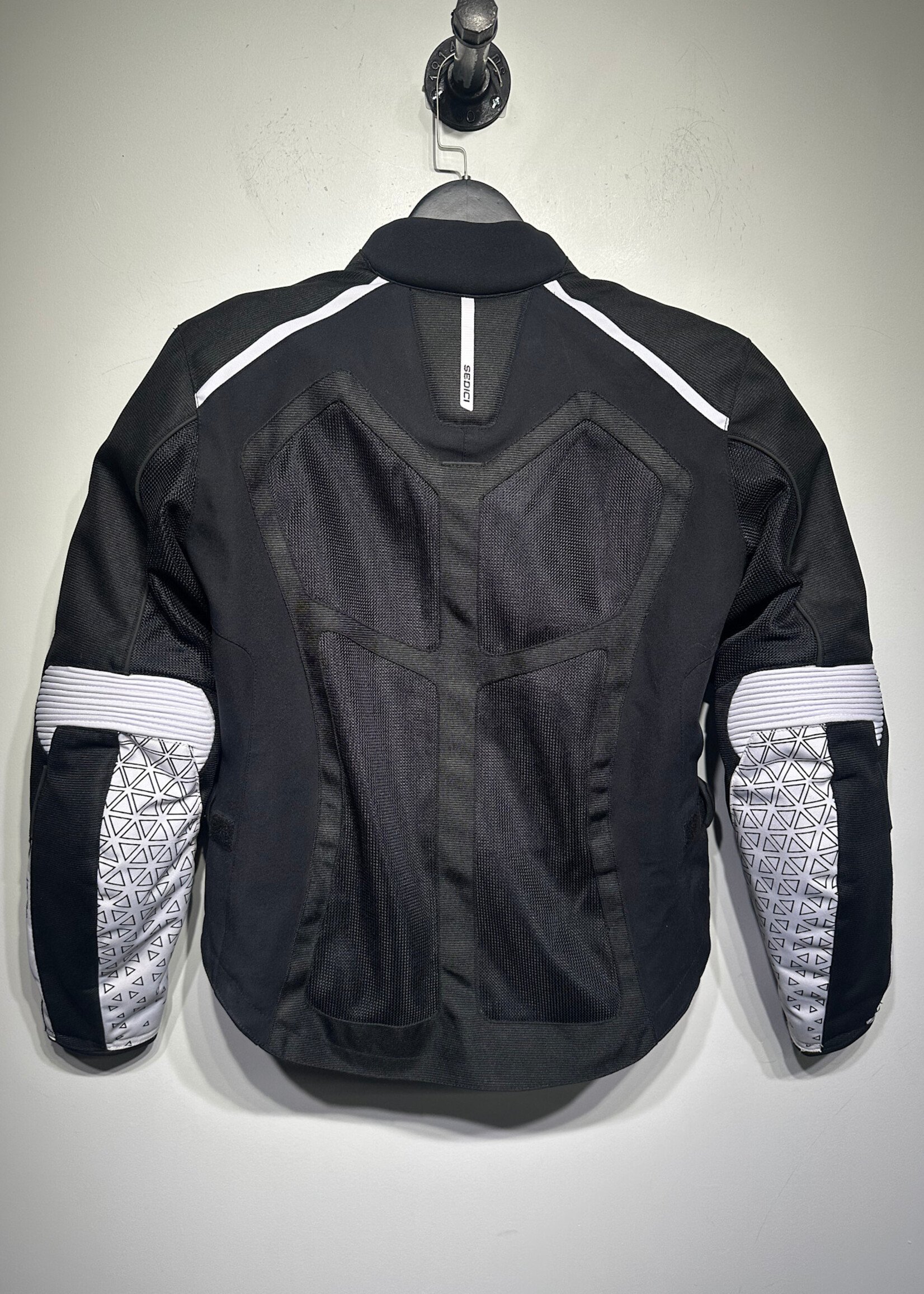 NWT Aqua Knit Crop Blazer Fem S