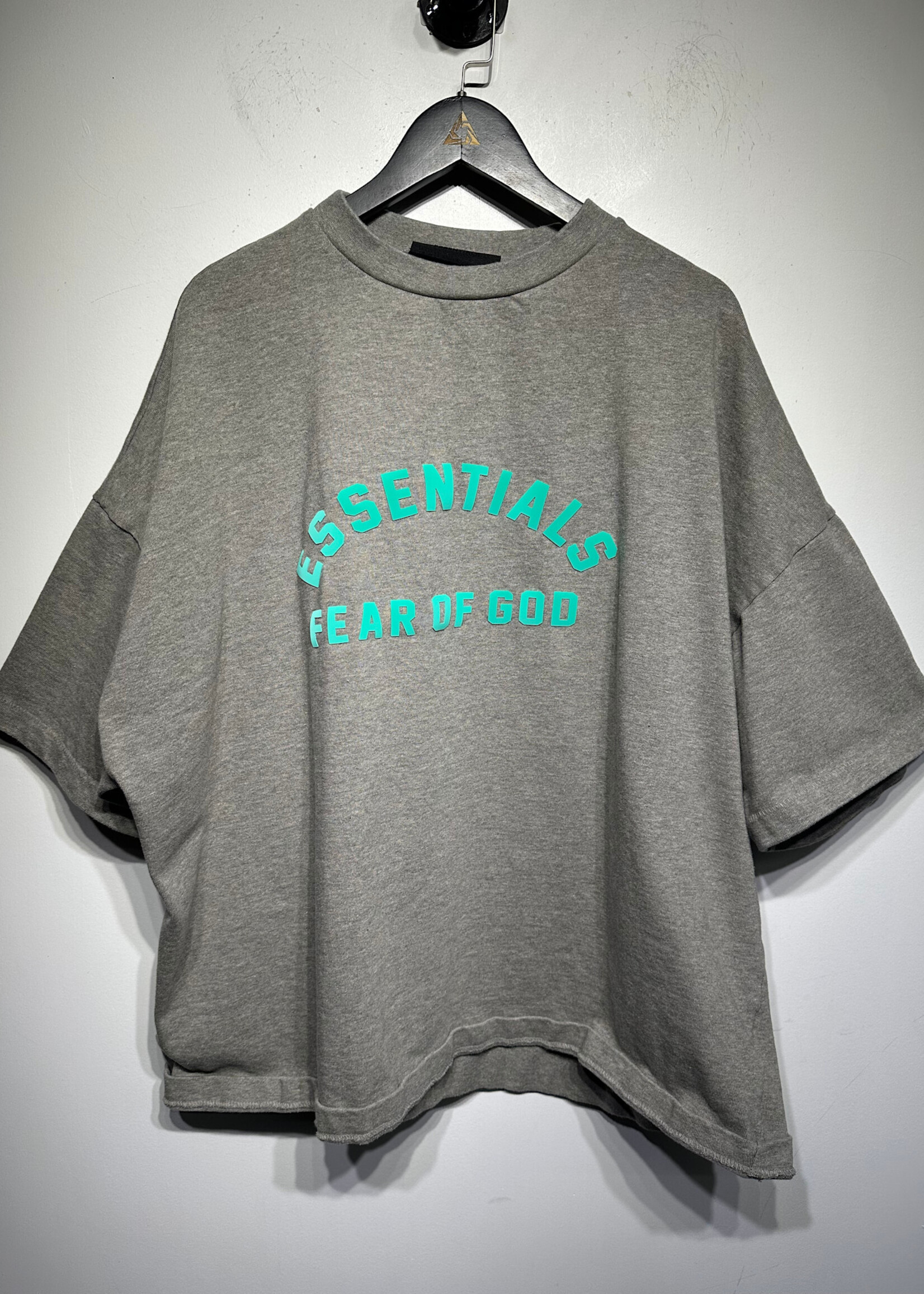 Essential Logo Grey Sweatshirt Tee XL