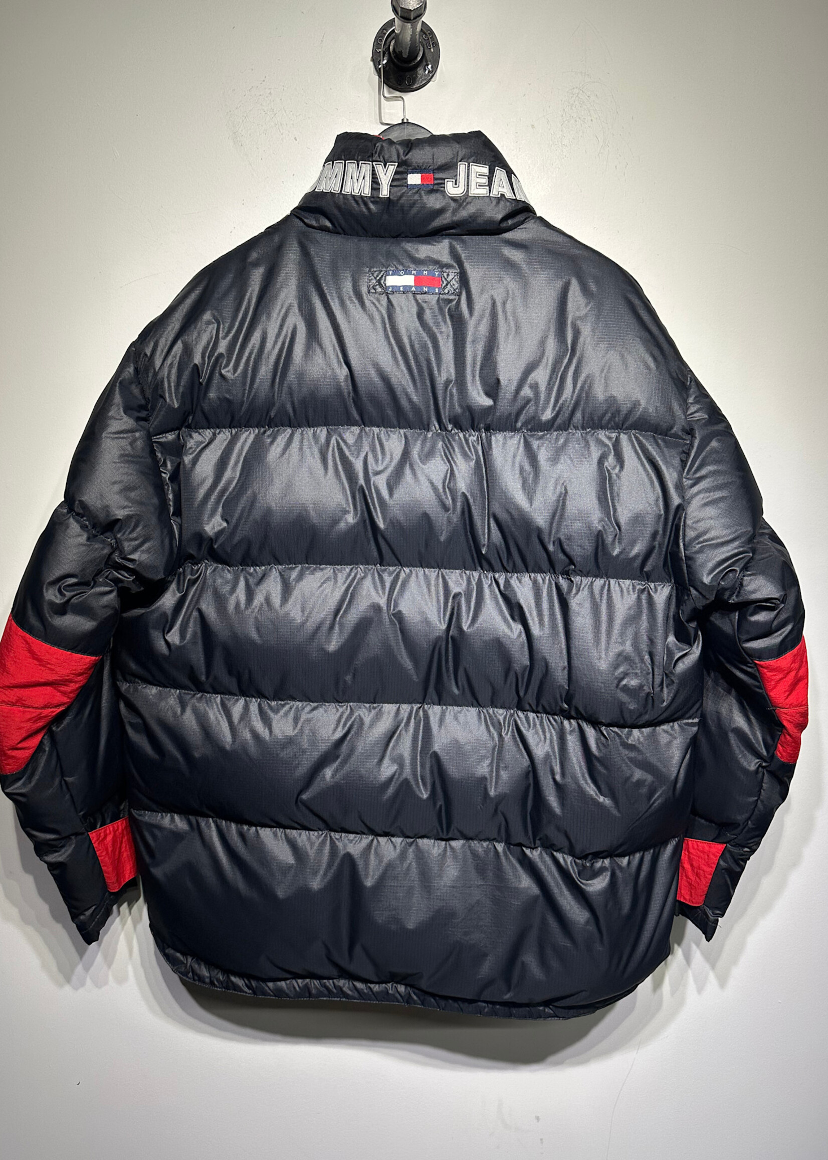 Tommy Jeans Vintage Black/Red Puffer As is