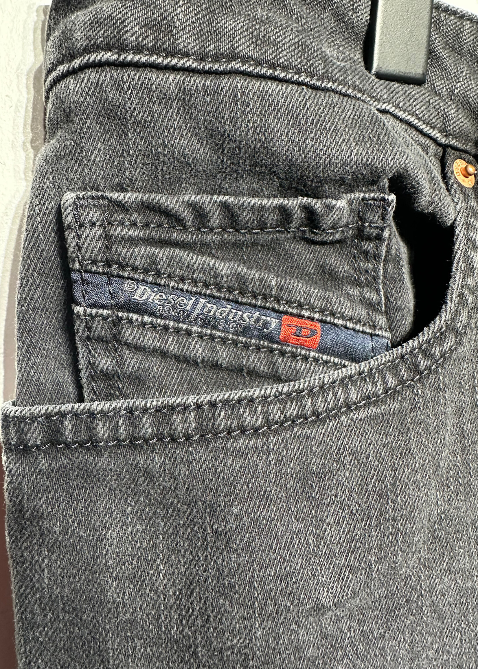 Diesel Black Wash Straight Cut Jeans Unisex 36