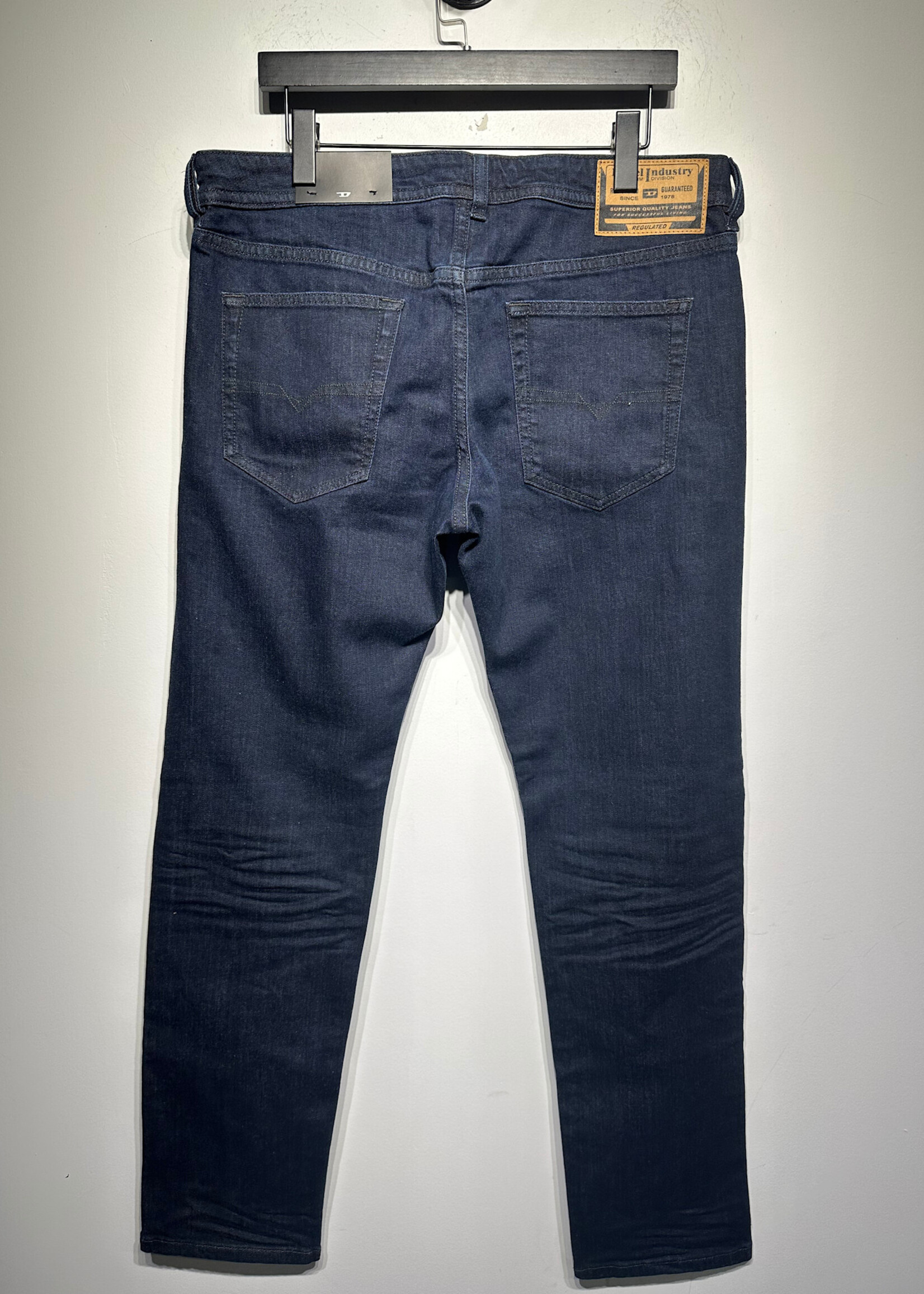 Diesel NWT dark ash Tapered Jeans Unisex 34